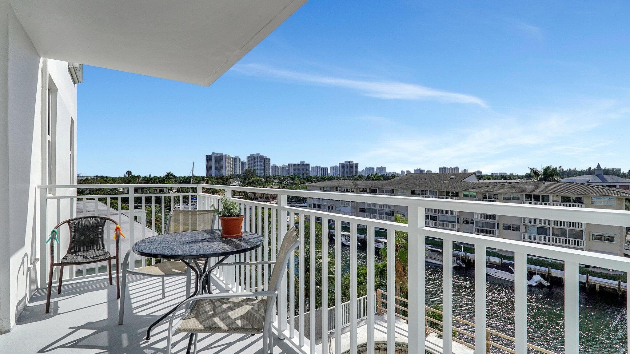 427 Golden Isles Drive 5j, Hallandale Beach, FL 33009 — photo 27 of 43