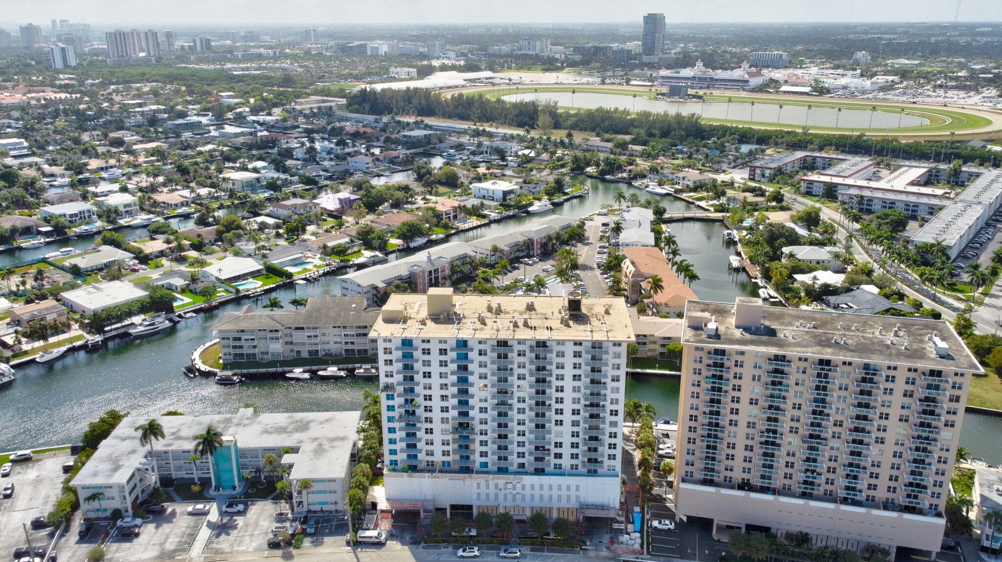 427 Golden Isles Drive 5j, Hallandale Beach, FL 33009 — photo 34 of 43