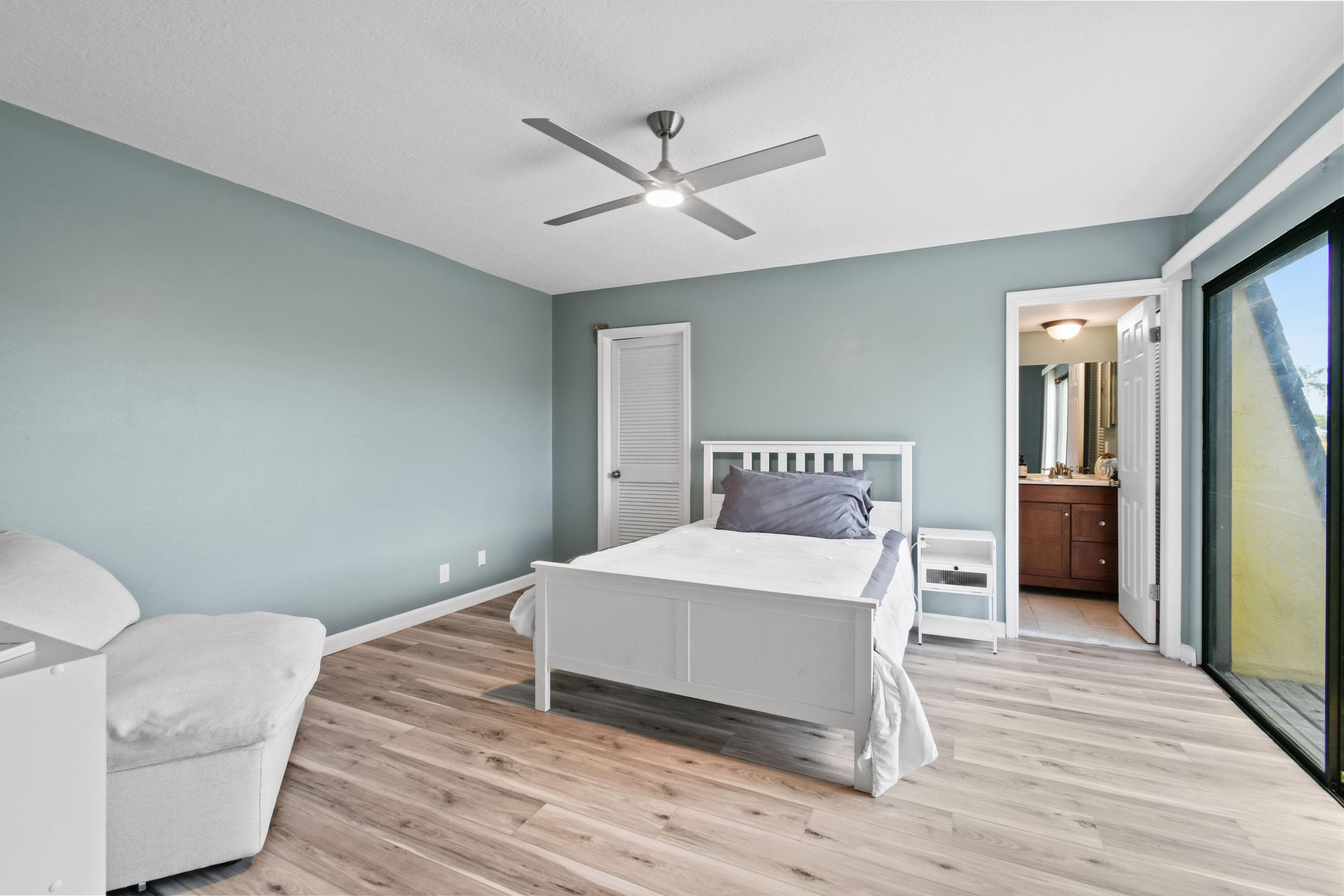 110 N Delaware Boulevard 9b, Jupiter, FL 33458 — photo 32 of 40