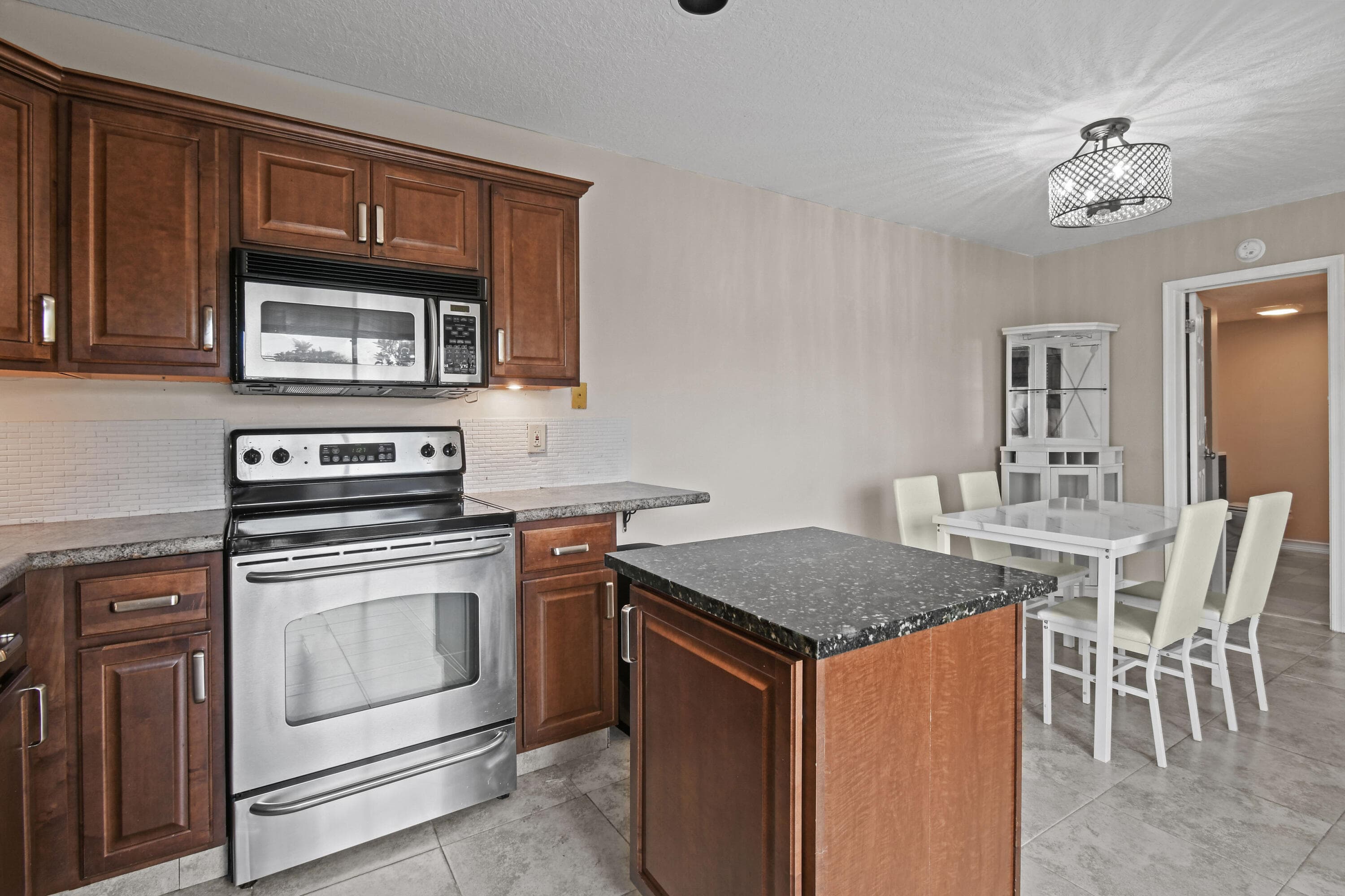 110 N Delaware Boulevard 9b, Jupiter, FL 33458 — photo 11 of 40