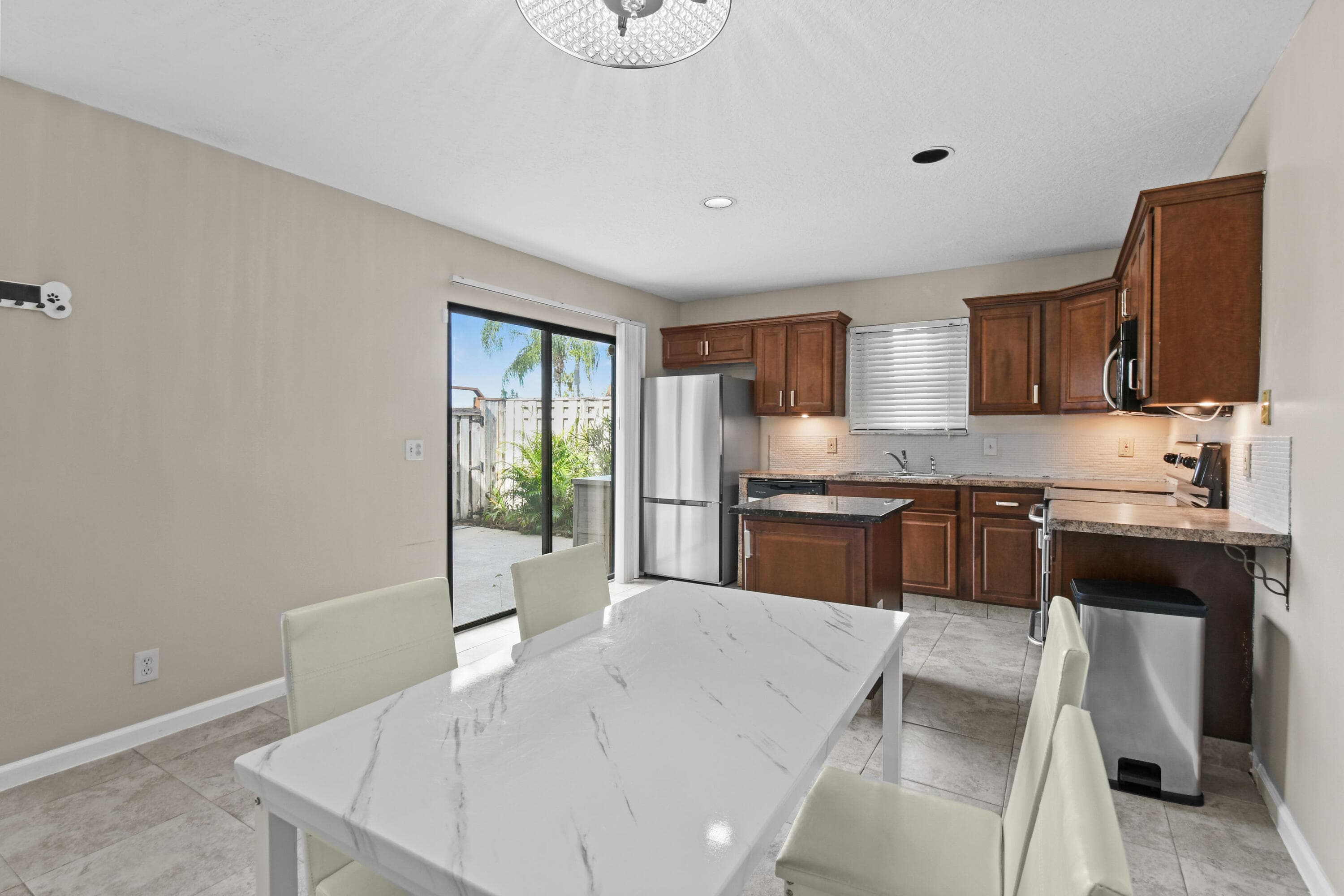 110 N Delaware Boulevard 9b, Jupiter, FL 33458 — photo 8 of 40