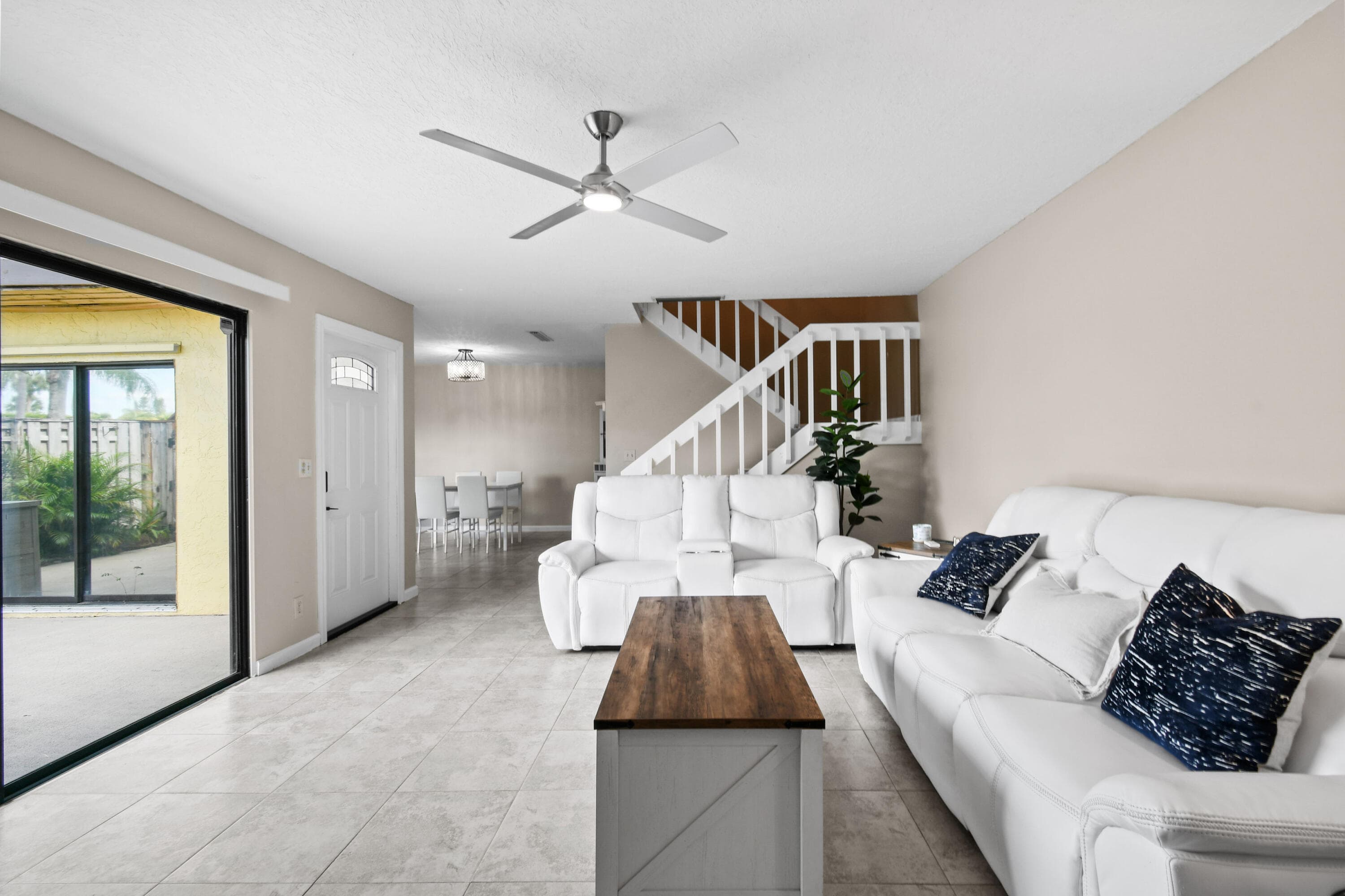 110 N Delaware Boulevard 9b, Jupiter, FL 33458 — photo 5 of 40