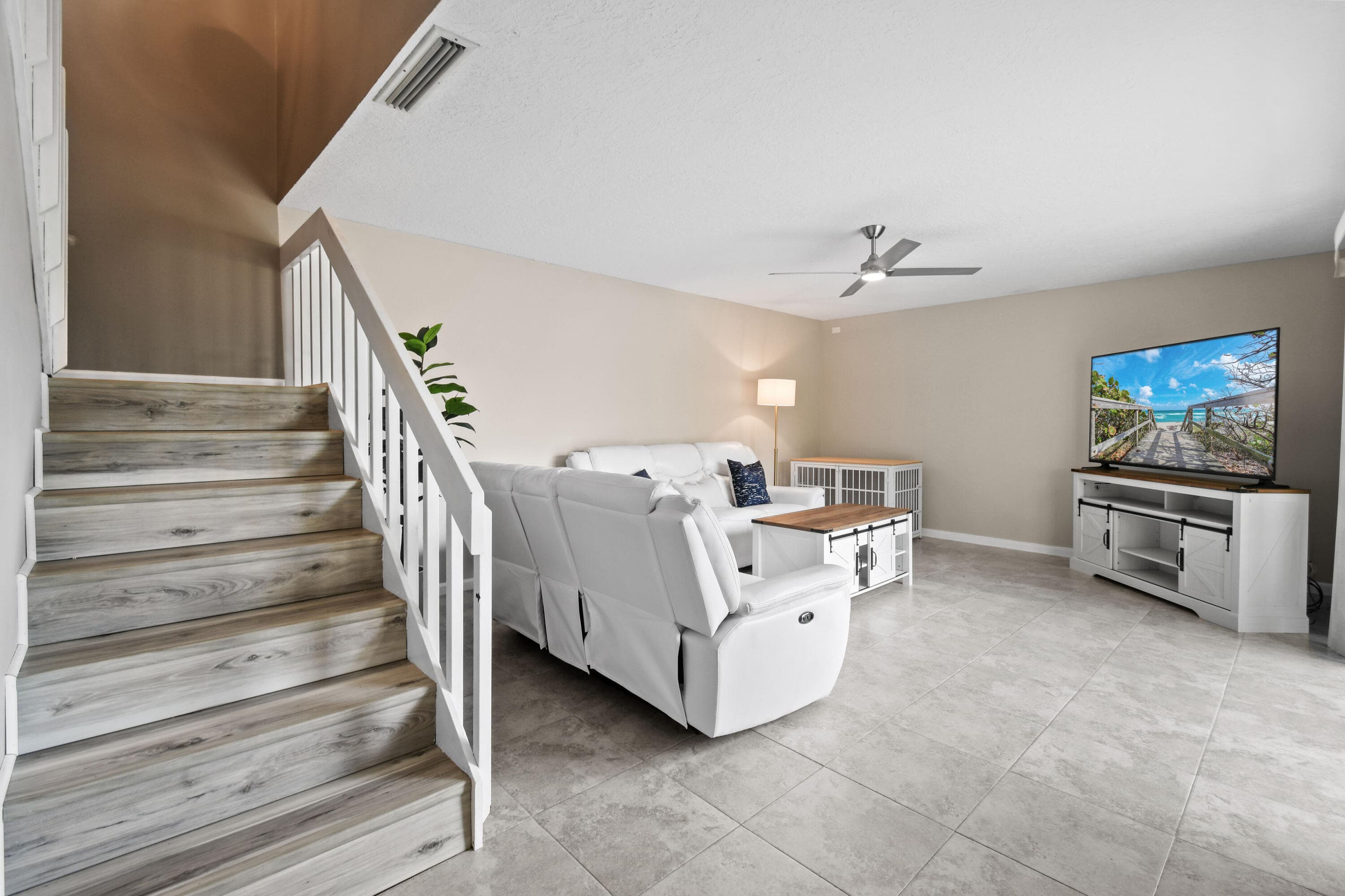 110 N Delaware Boulevard 9b, Jupiter, FL 33458 — photo 17 of 40