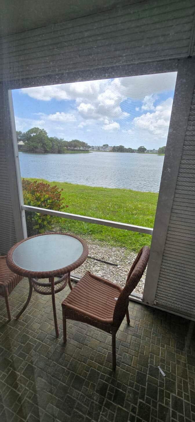 358 Chatham R, West Palm Beach, FL 33417 — photo 19 of 31
