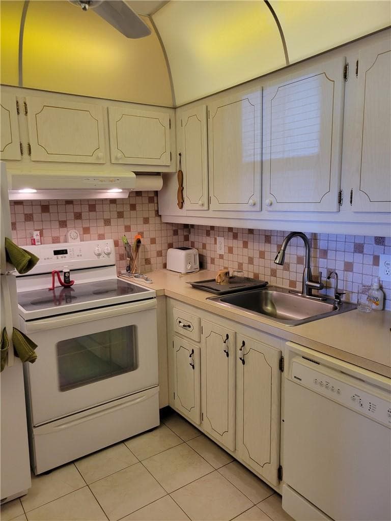 1030 Ashby D 1030, Deerfield Beach, FL 33442 — photo 8 of 55