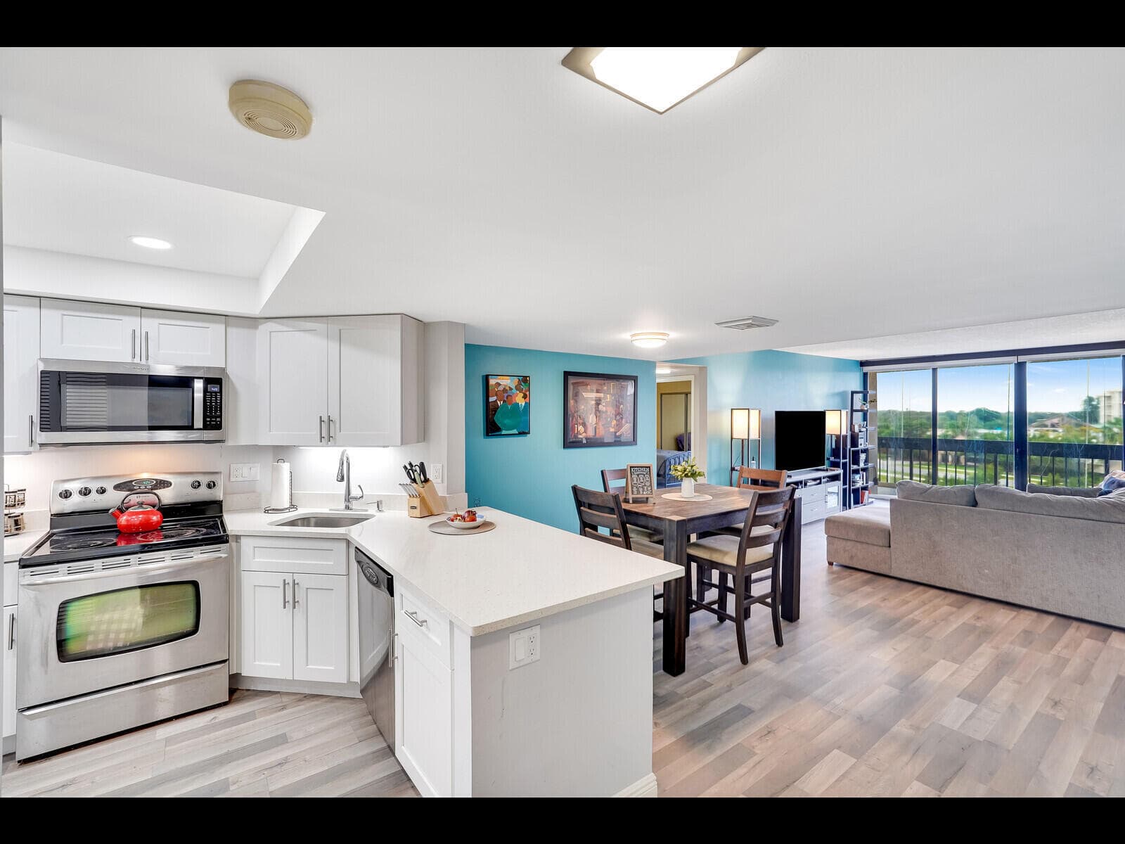 2400 Presidential Way 401, West Palm Beach, FL 33401 — photo 3 of 21