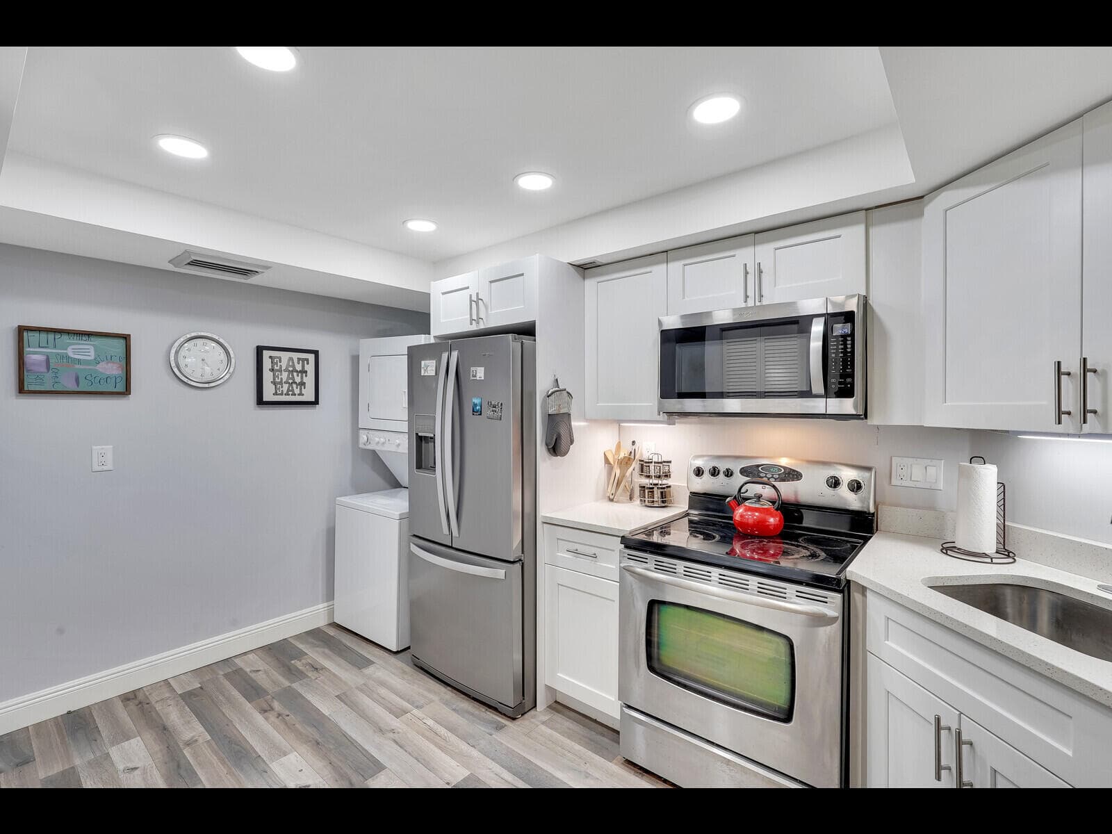2400 Presidential Way 401, West Palm Beach, FL 33401 — photo 4 of 21