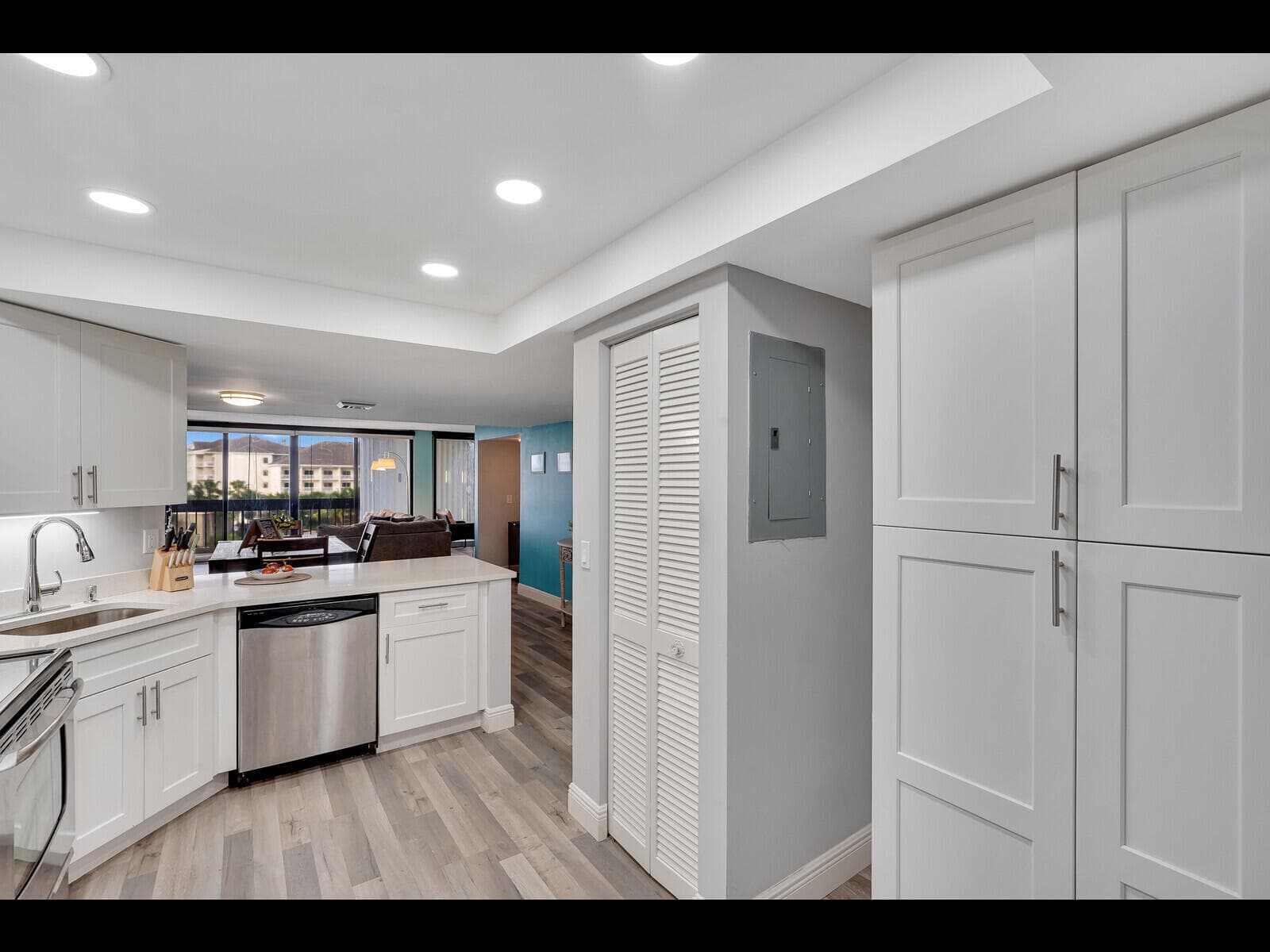 2400 Presidential Way 401, West Palm Beach, FL 33401 — photo 5 of 21