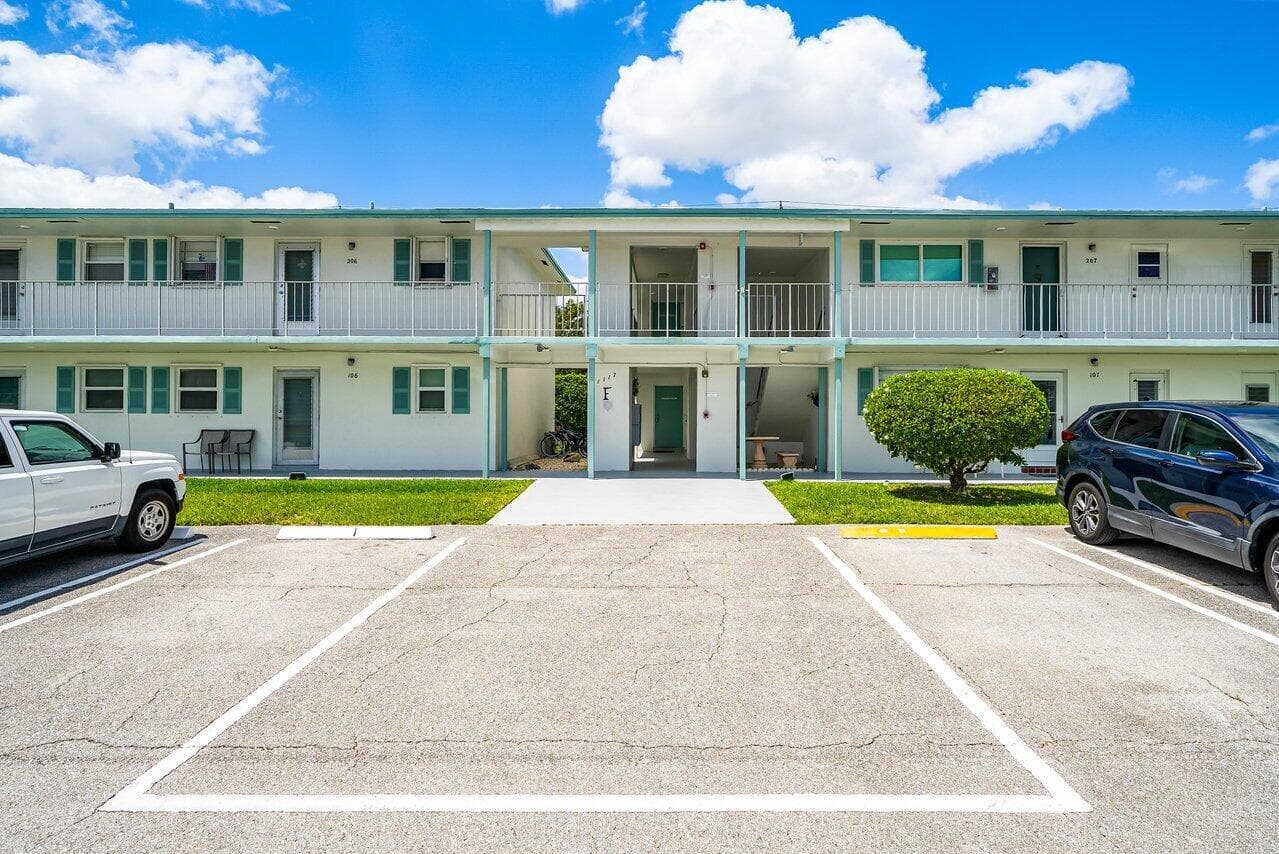 1117 Lake Terrace 207, Boynton Beach, FL 33426 — photo 1 of 33