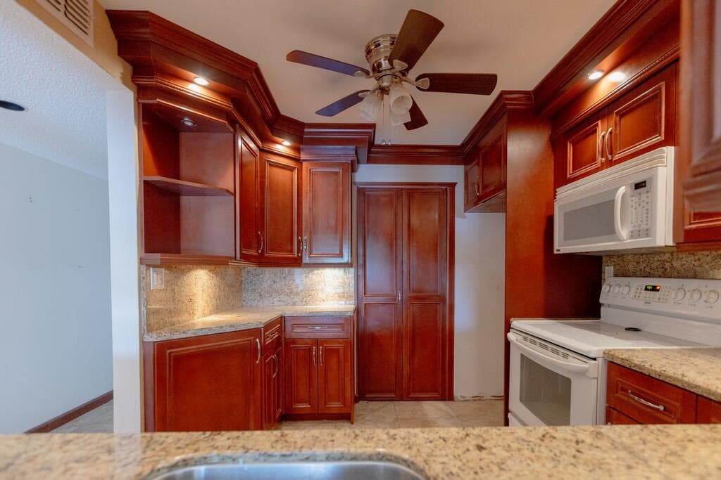 4201 N Ocean Drive 402, Hollywood, FL 33019 — photo 5 of 23