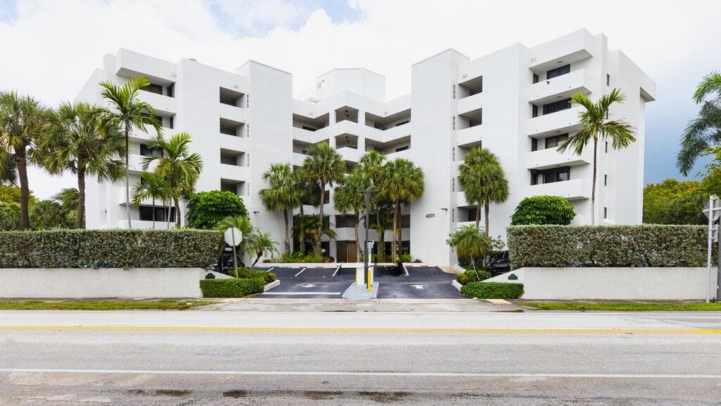 4201 N Ocean Drive 402, Hollywood, FL 33019 — photo 1 of 23