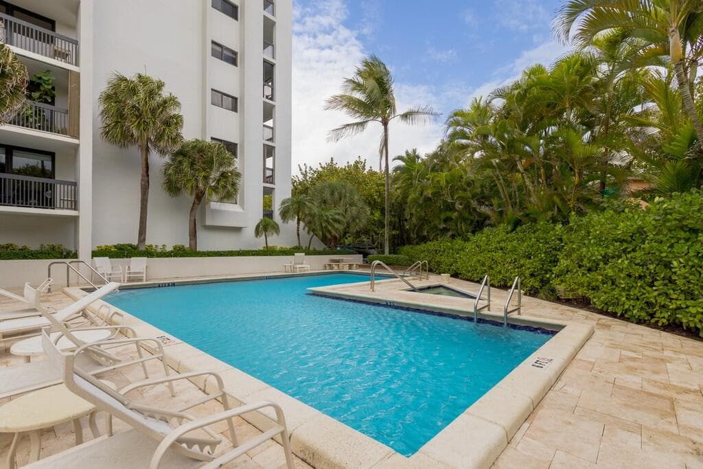 4201 N Ocean Drive 402, Hollywood, FL 33019 — photo 17 of 23