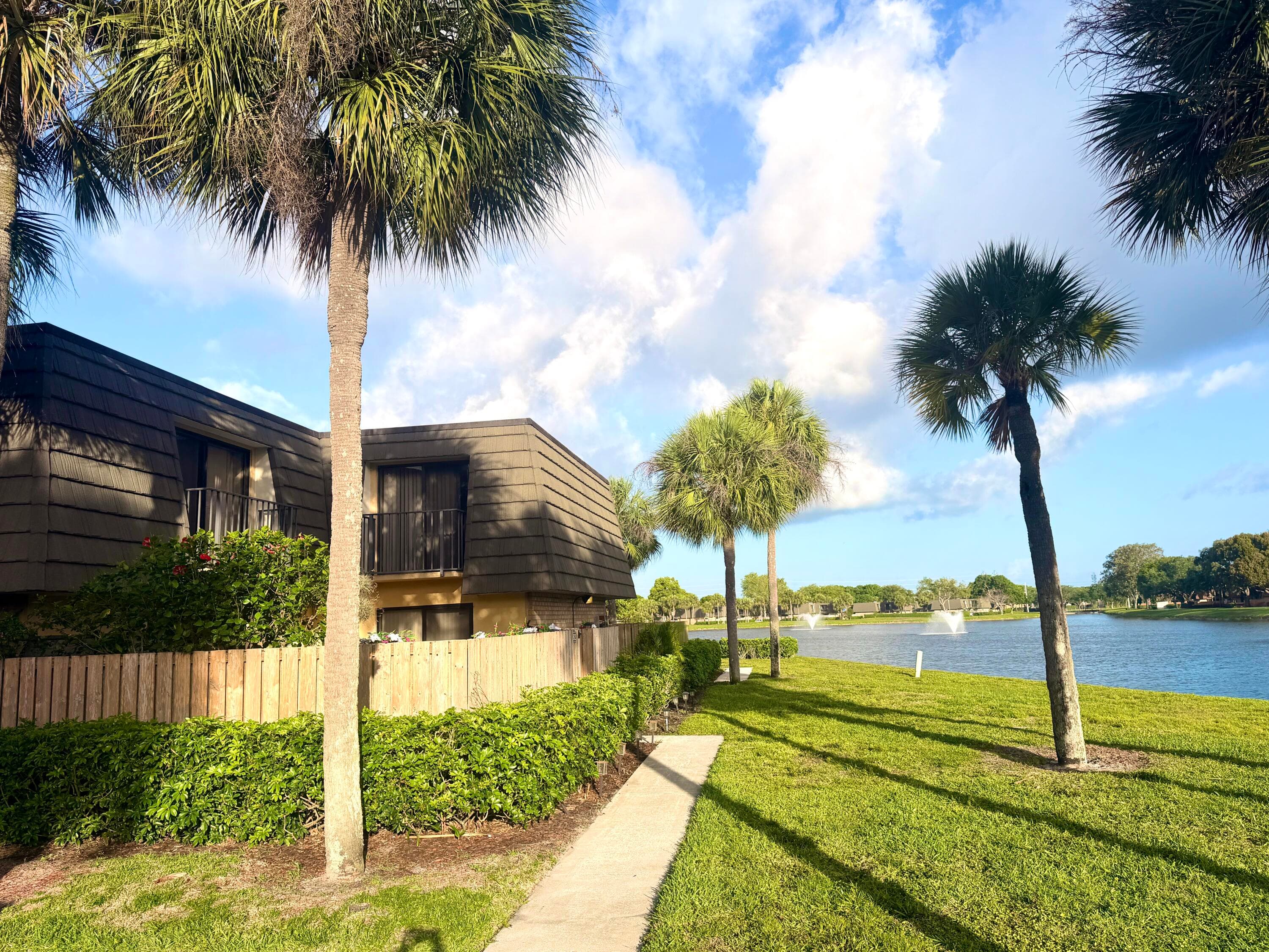812 8th Way, West Palm Beach, FL 33407 — photo 1 of 22