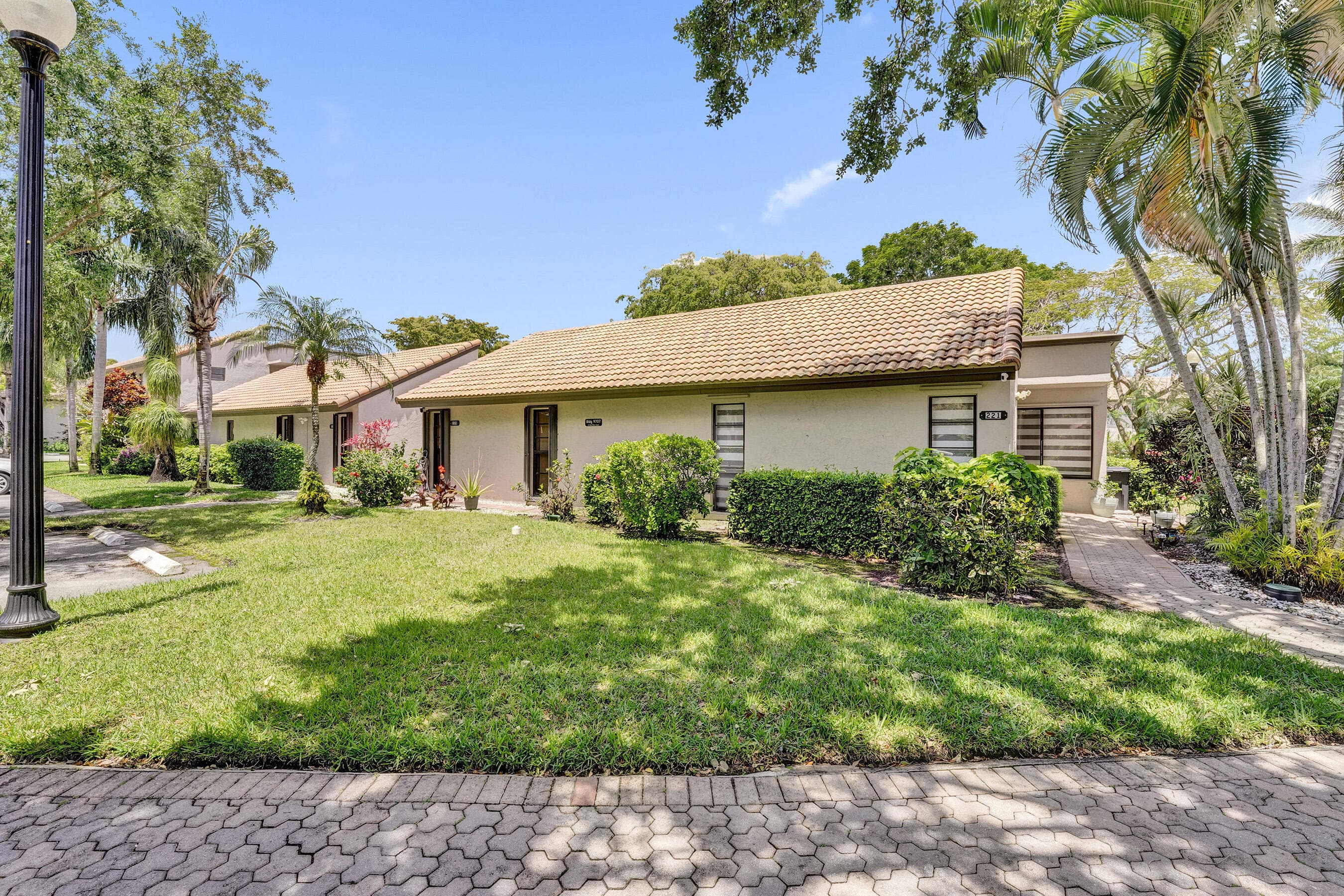 9707 N New River Canal Road 221, Plantation, FL 33324 — photo 1 of 60