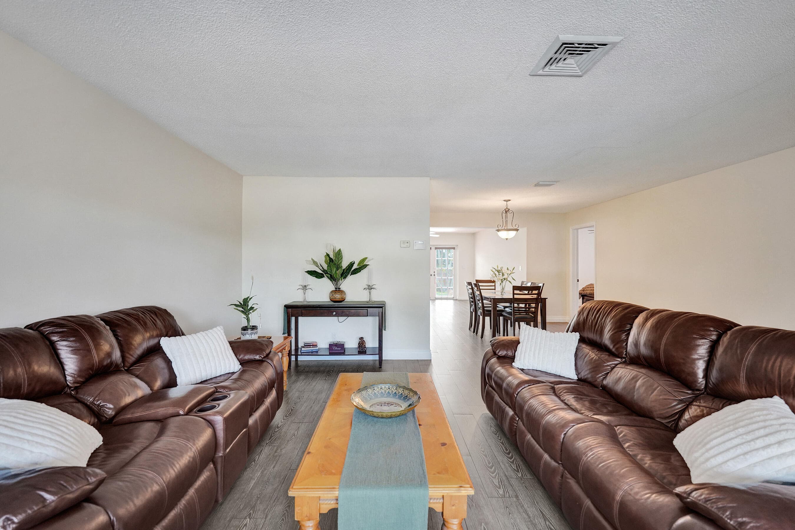 1921 N 49th Avenue, Hollywood, FL 33021 — photo 18 of 97