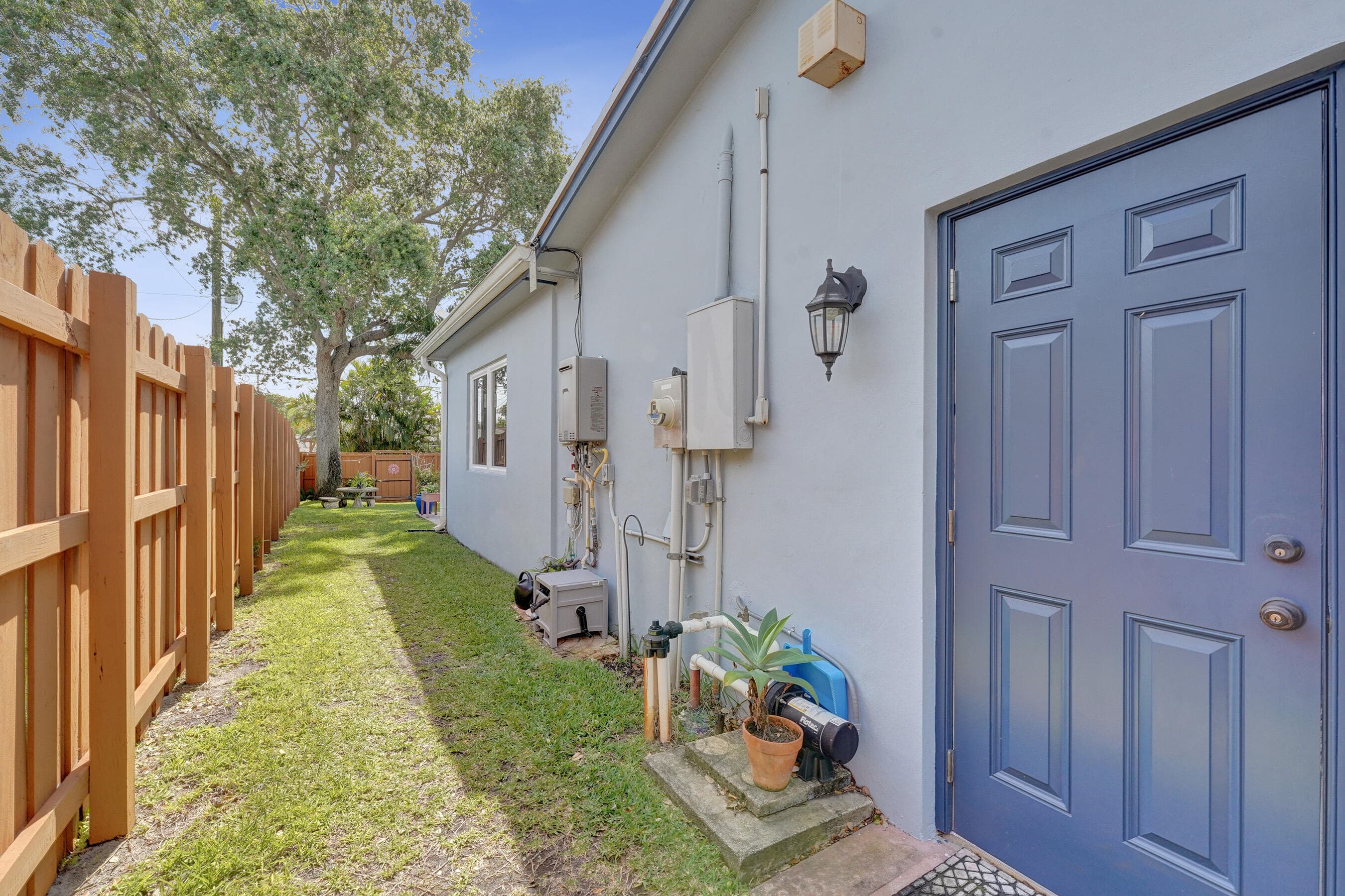 1921 N 49th Avenue, Hollywood, FL 33021 — photo 96 of 97