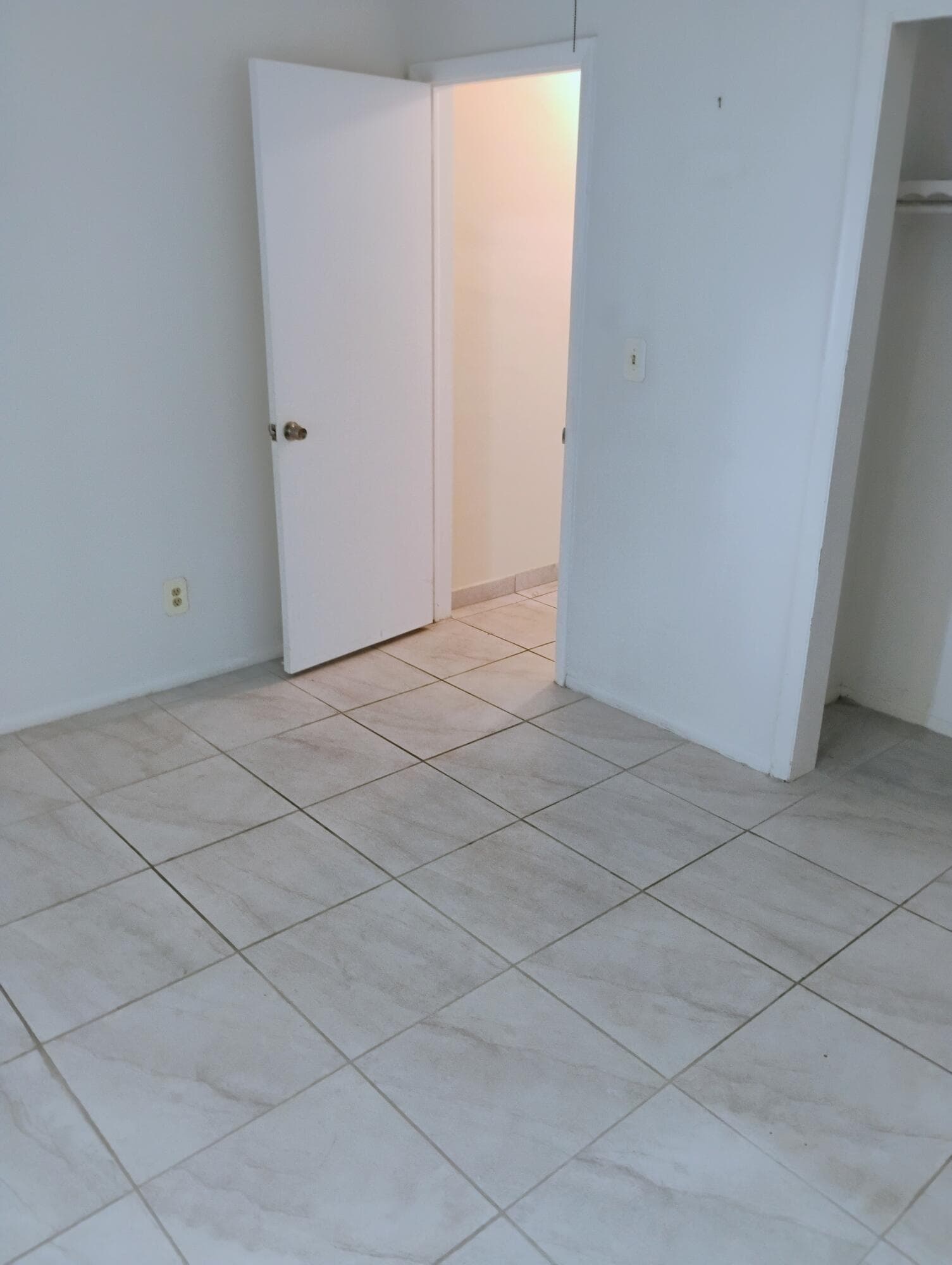 5039 NW 42 Street, Lauderdale Lakes, FL 33319 — photo 36 of 38
