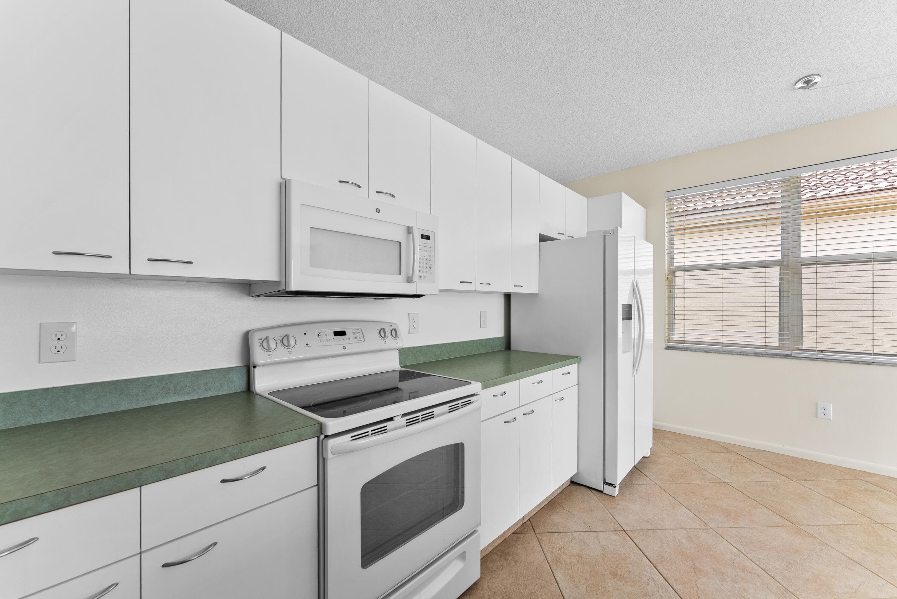 15350 NW 6th Court, Pembroke Pines, FL 33028 — photo 9 of 46