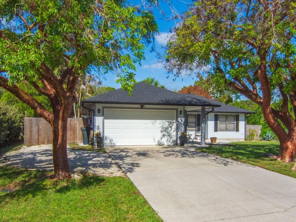 1415 34th Avenue, Vero Beach, FL 32960 — photo 2 of 28
