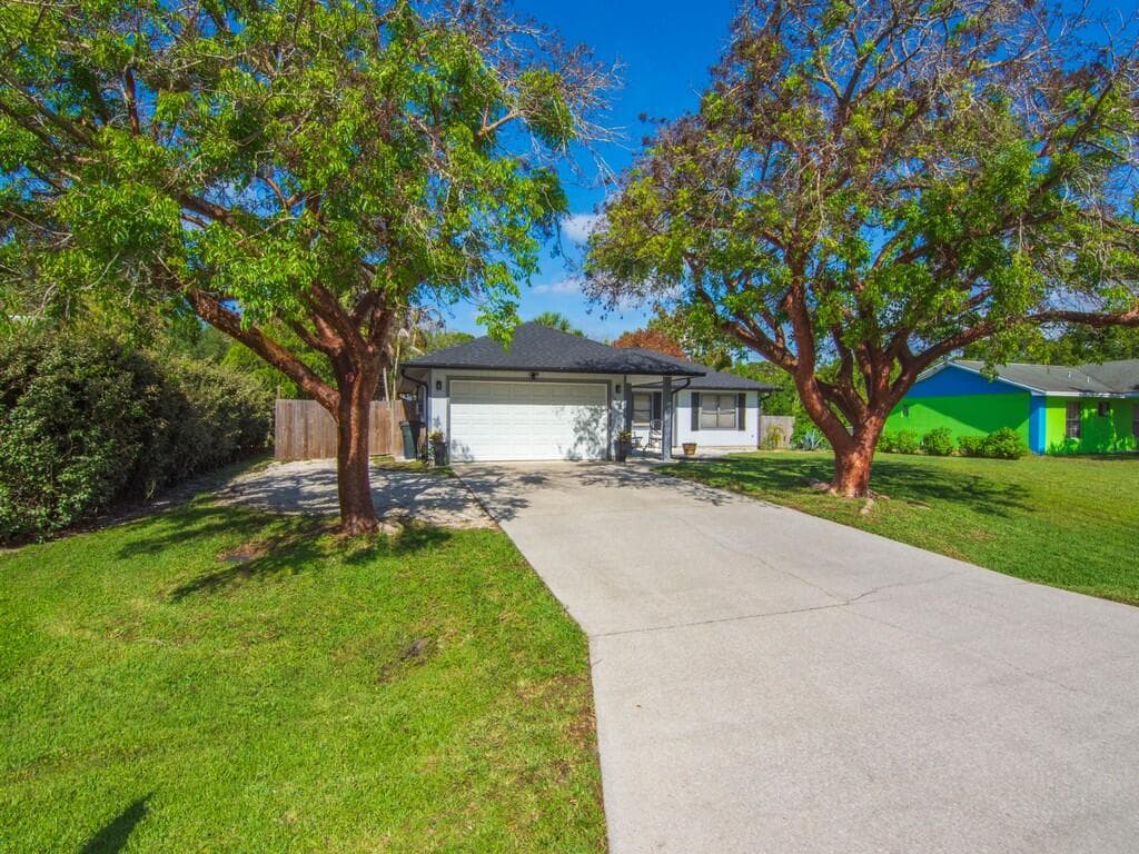 1415 34th Avenue, Vero Beach, FL 32960 — photo 5 of 28