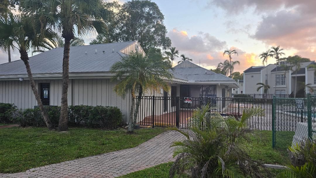4403 Treehouse Lane H, Tamarac, FL 33319 — photo 25 of 30