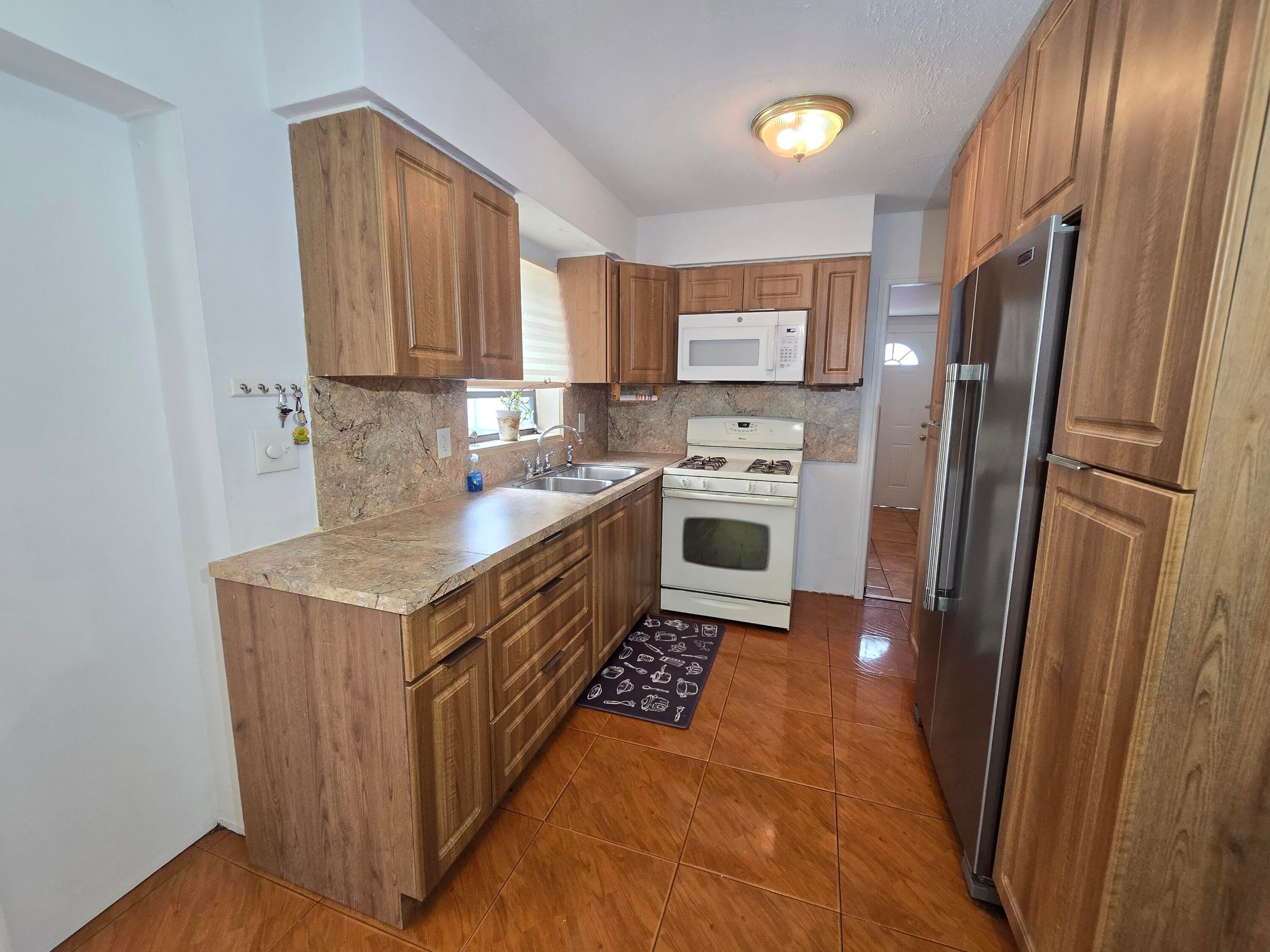 6510 Sheridan Street, Hollywood, FL 33024 — photo 7 of 37