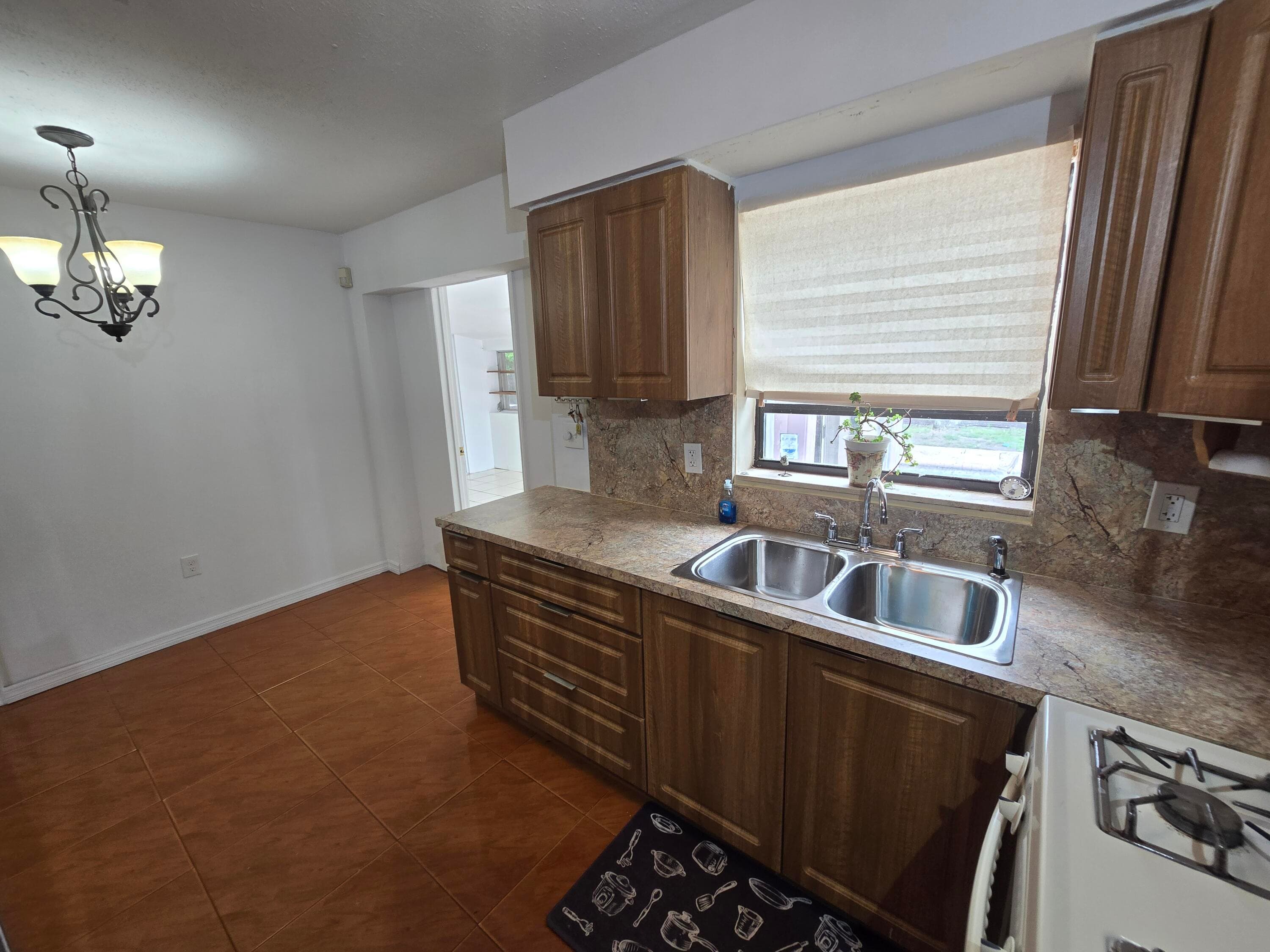 6510 Sheridan Street, Hollywood, FL 33024 — photo 10 of 37