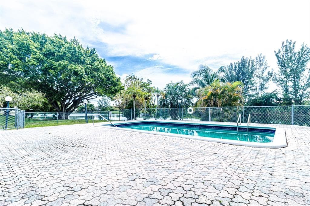 3280 Spanish Moss Terrace 209, Lauderhill, FL 33319 — photo 31 of 34