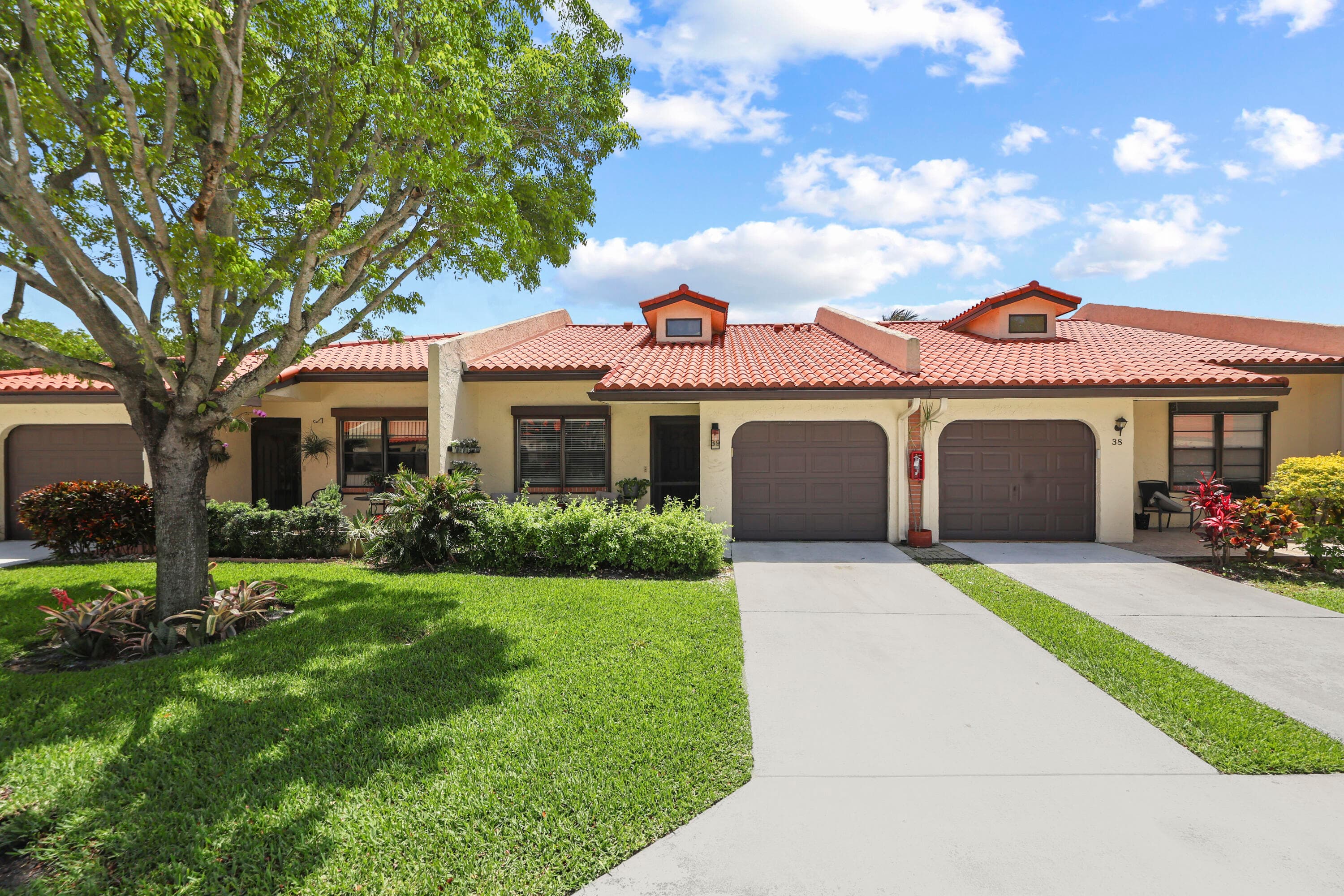 39 Bethesda Park Circle L39, Boynton Beach, FL 33435 — photo 1 of 33