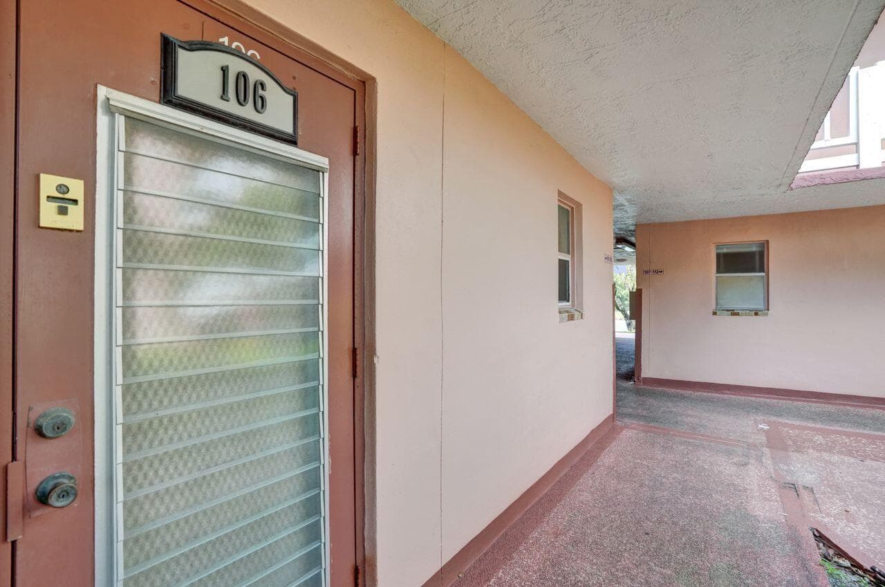 9460 Sunrise Lakes Boulevard 106, Sunrise, FL 33322 — photo 2 of 34