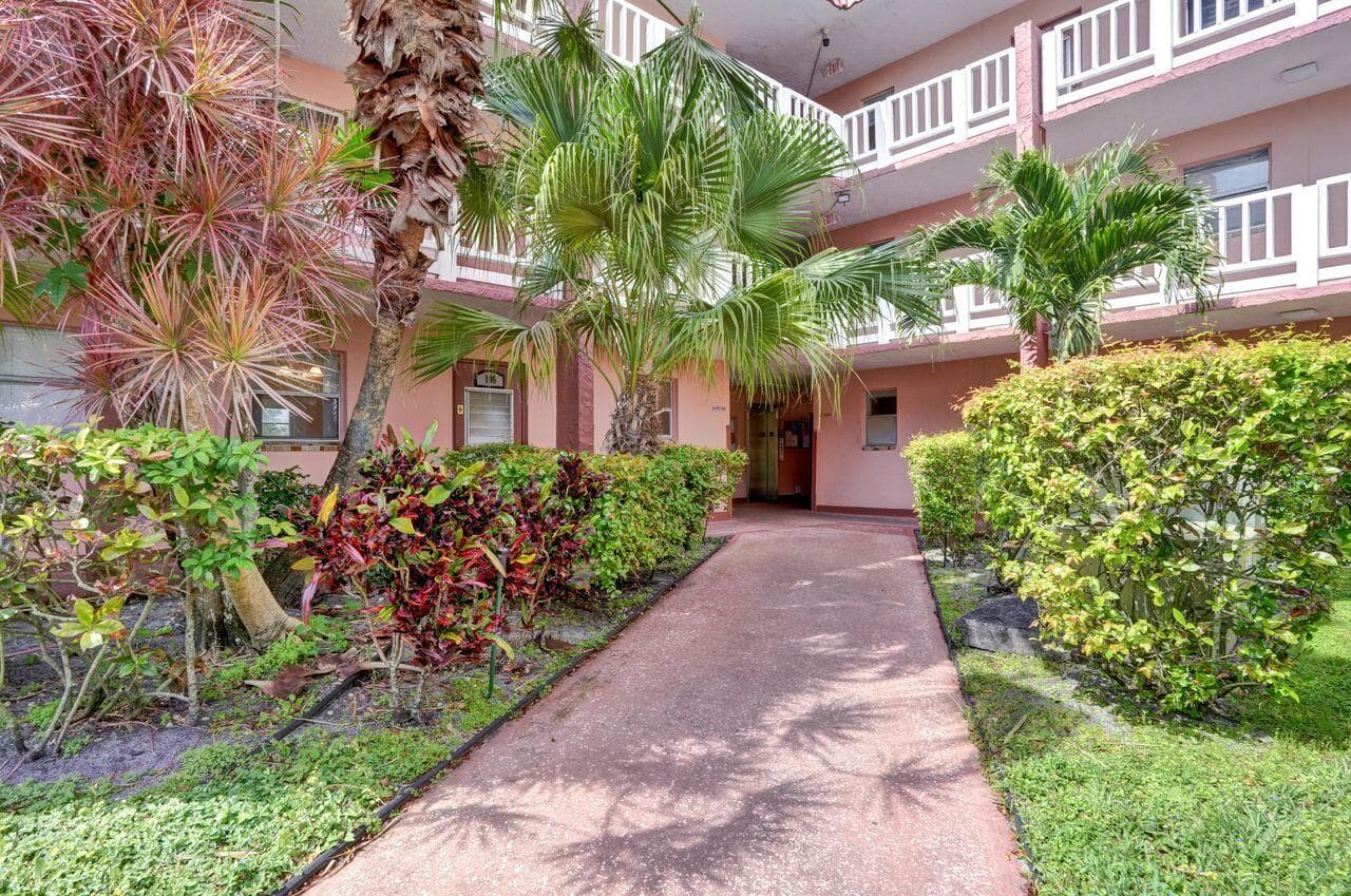 9460 Sunrise Lakes Boulevard 106, Sunrise, FL 33322 — photo 1 of 34