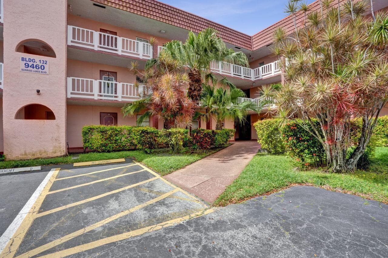 9460 Sunrise Lakes Boulevard 106, Sunrise, FL 33322 — photo 27 of 34