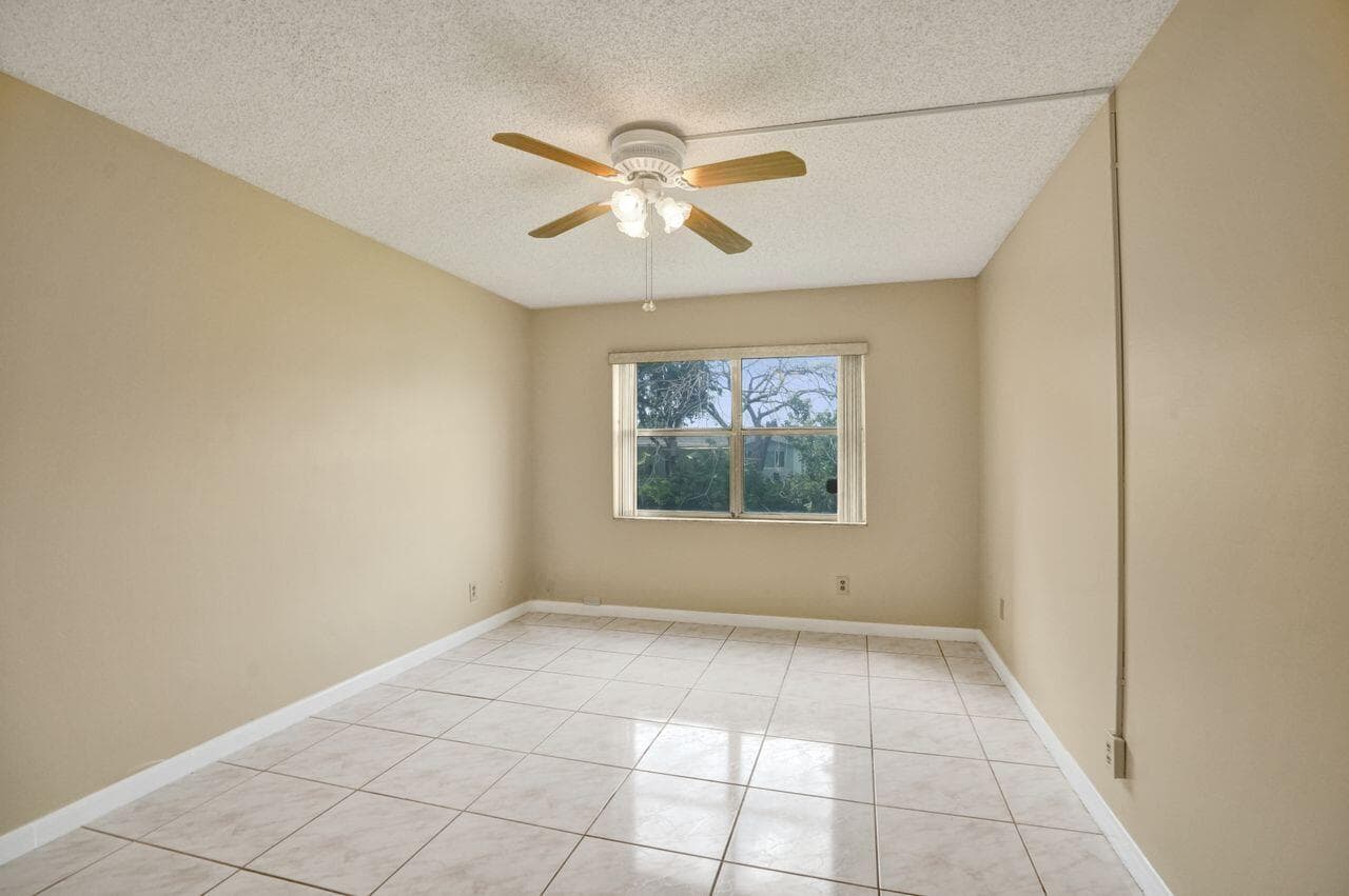 9460 Sunrise Lakes Boulevard 106, Sunrise, FL 33322 — photo 15 of 34