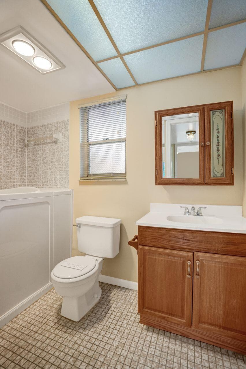 9460 Sunrise Lakes Boulevard 106, Sunrise, FL 33322 — photo 20 of 34