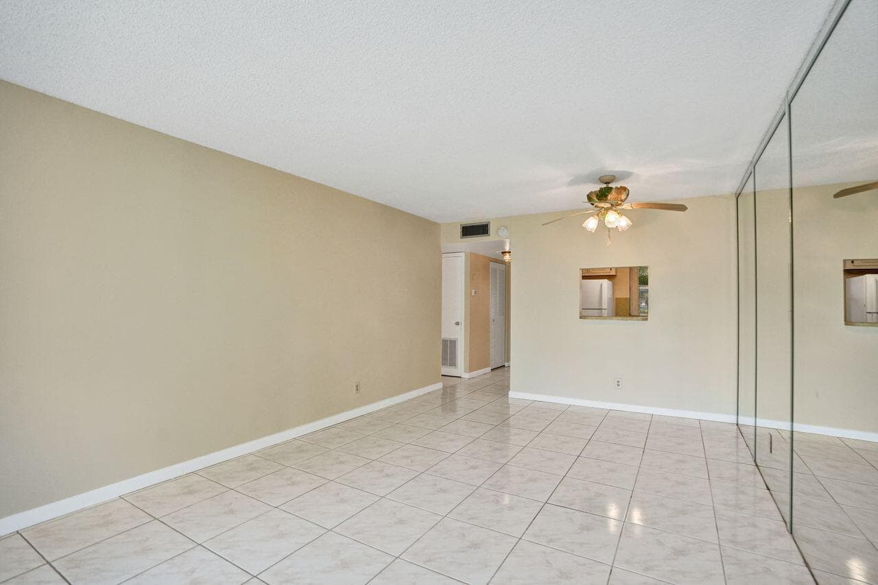 9460 Sunrise Lakes Boulevard 106, Sunrise, FL 33322 — photo 10 of 34