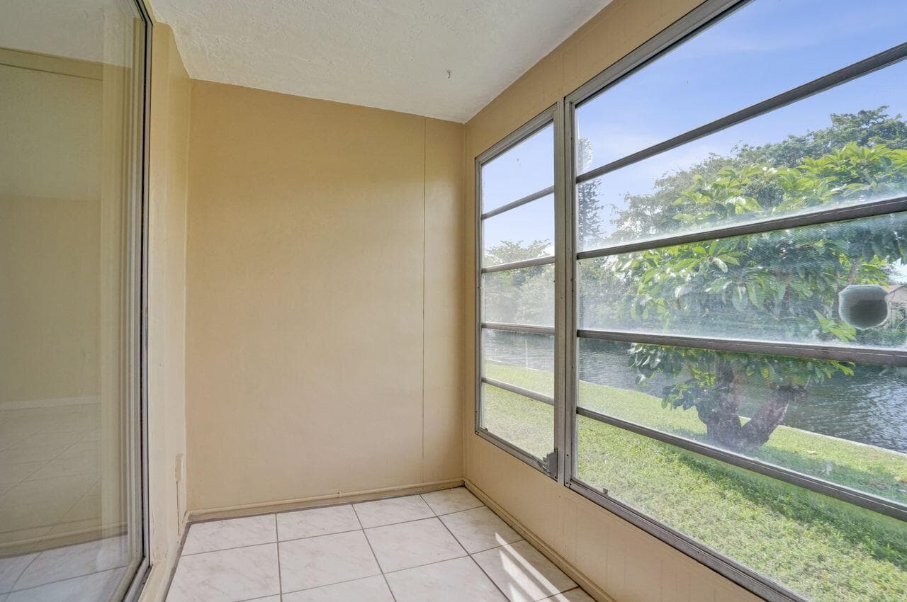 9460 Sunrise Lakes Boulevard 106, Sunrise, FL 33322 — photo 21 of 34