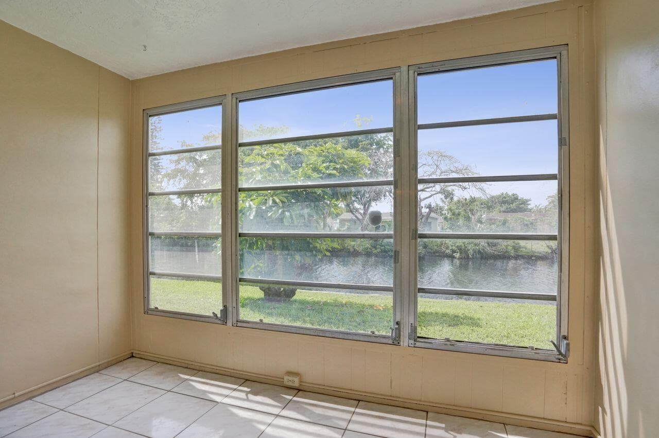 9460 Sunrise Lakes Boulevard 106, Sunrise, FL 33322 — photo 23 of 34