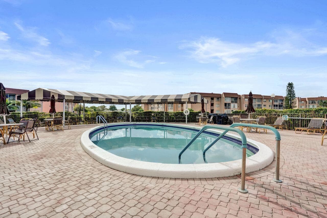 9460 Sunrise Lakes Boulevard 106, Sunrise, FL 33322 — photo 33 of 34