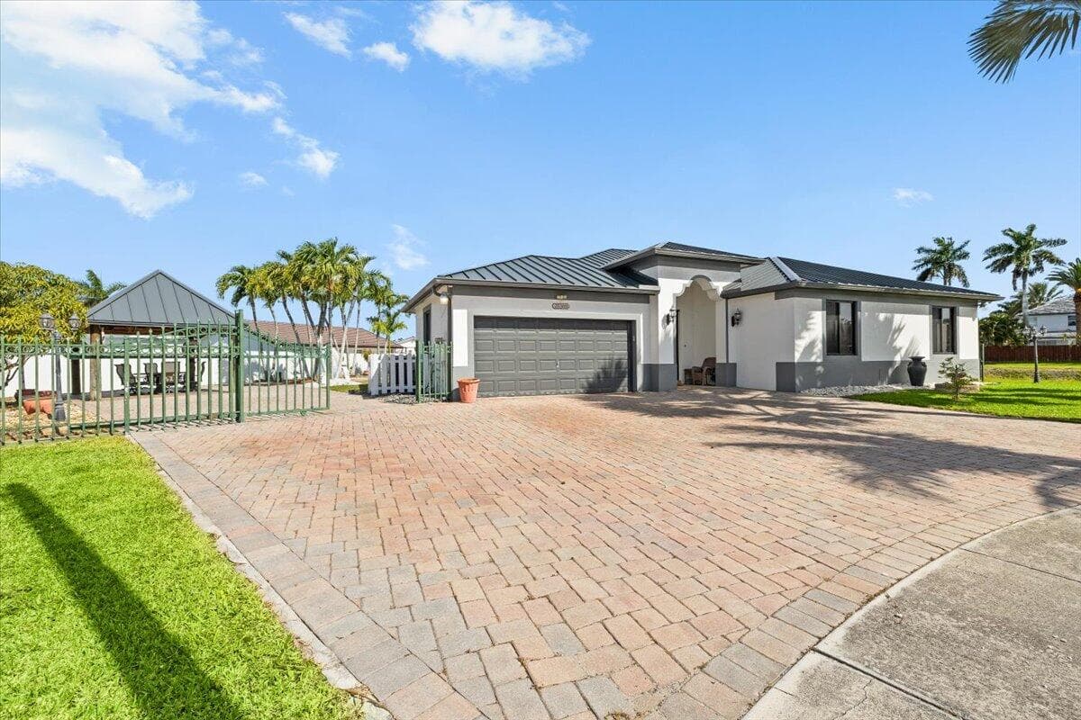 20300 SW 129th Place, Miami, FL 33177 — photo 2 of 44