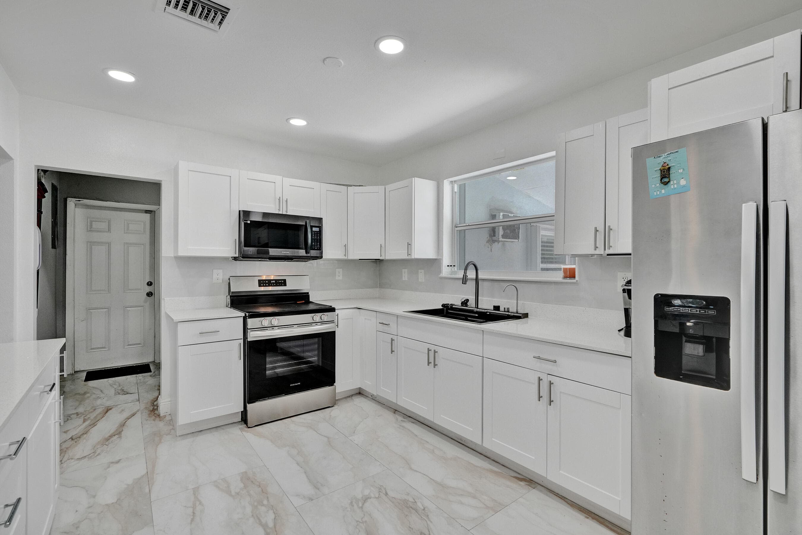 2320 NW 191st Terrace, Miami Gardens, FL 33056 — photo 4 of 48