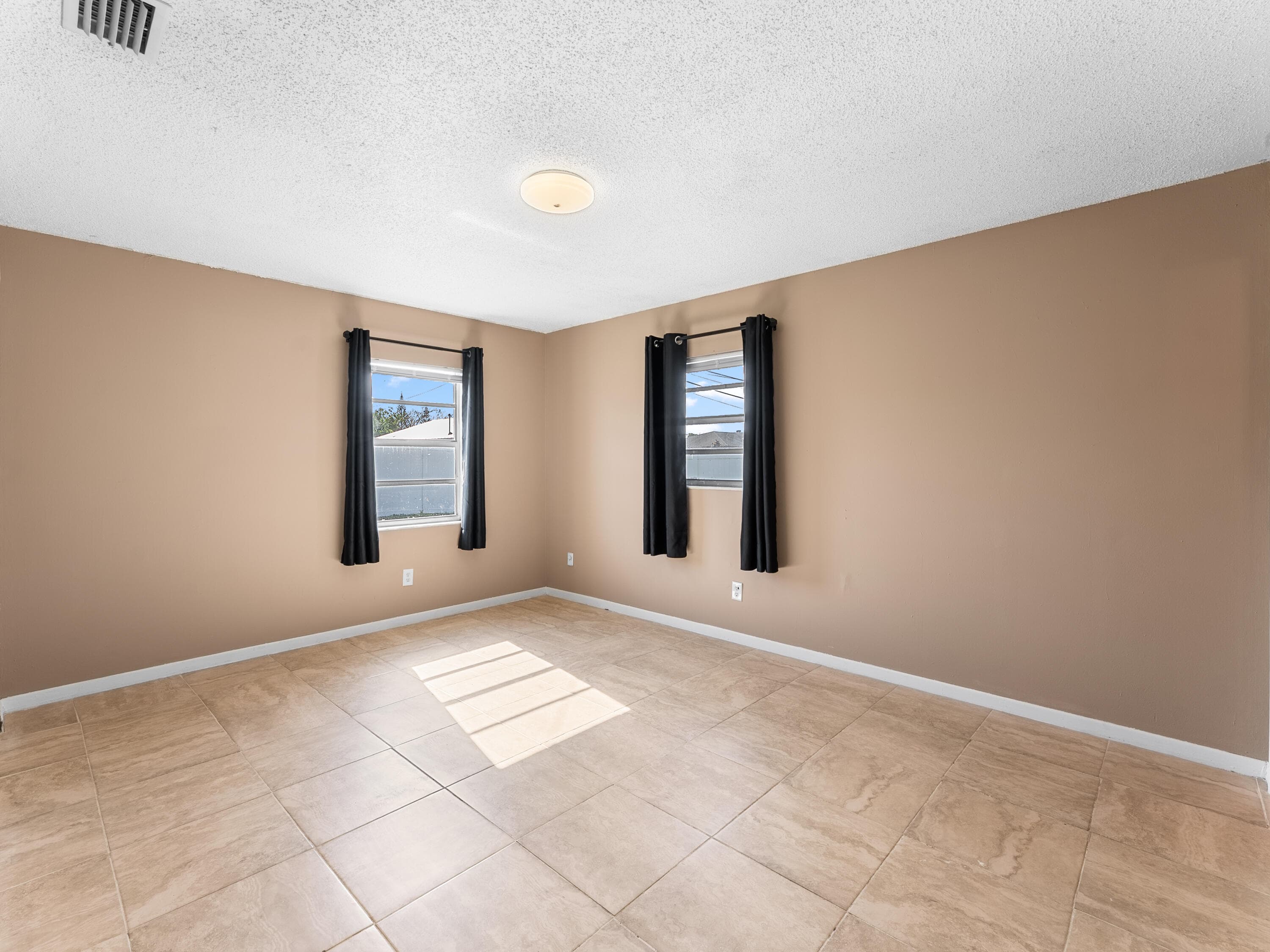 304 8th Avenue SW, Vero Beach, FL 32962 — photo 18 of 31