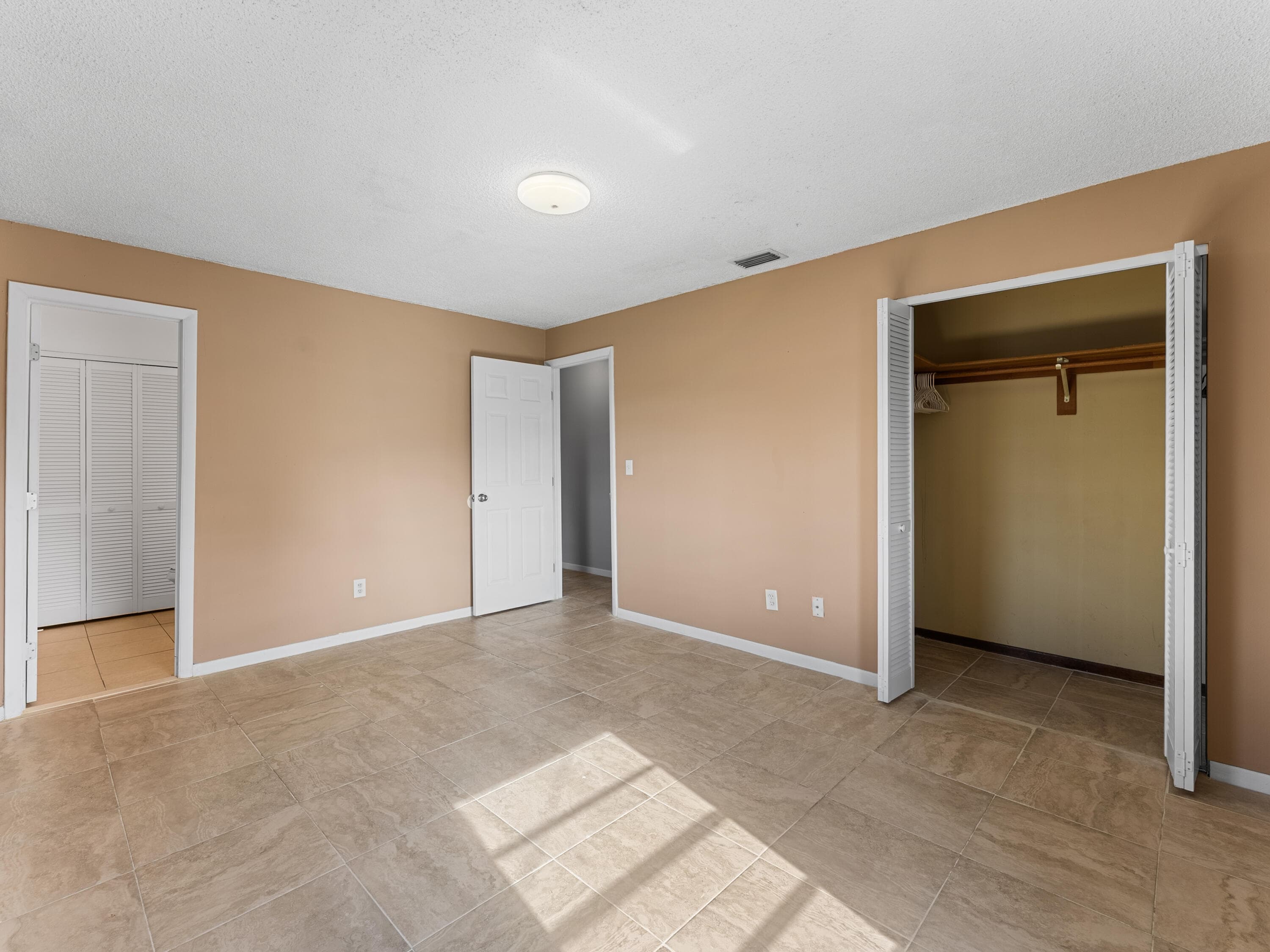 304 8th Avenue SW, Vero Beach, FL 32962 — photo 19 of 31