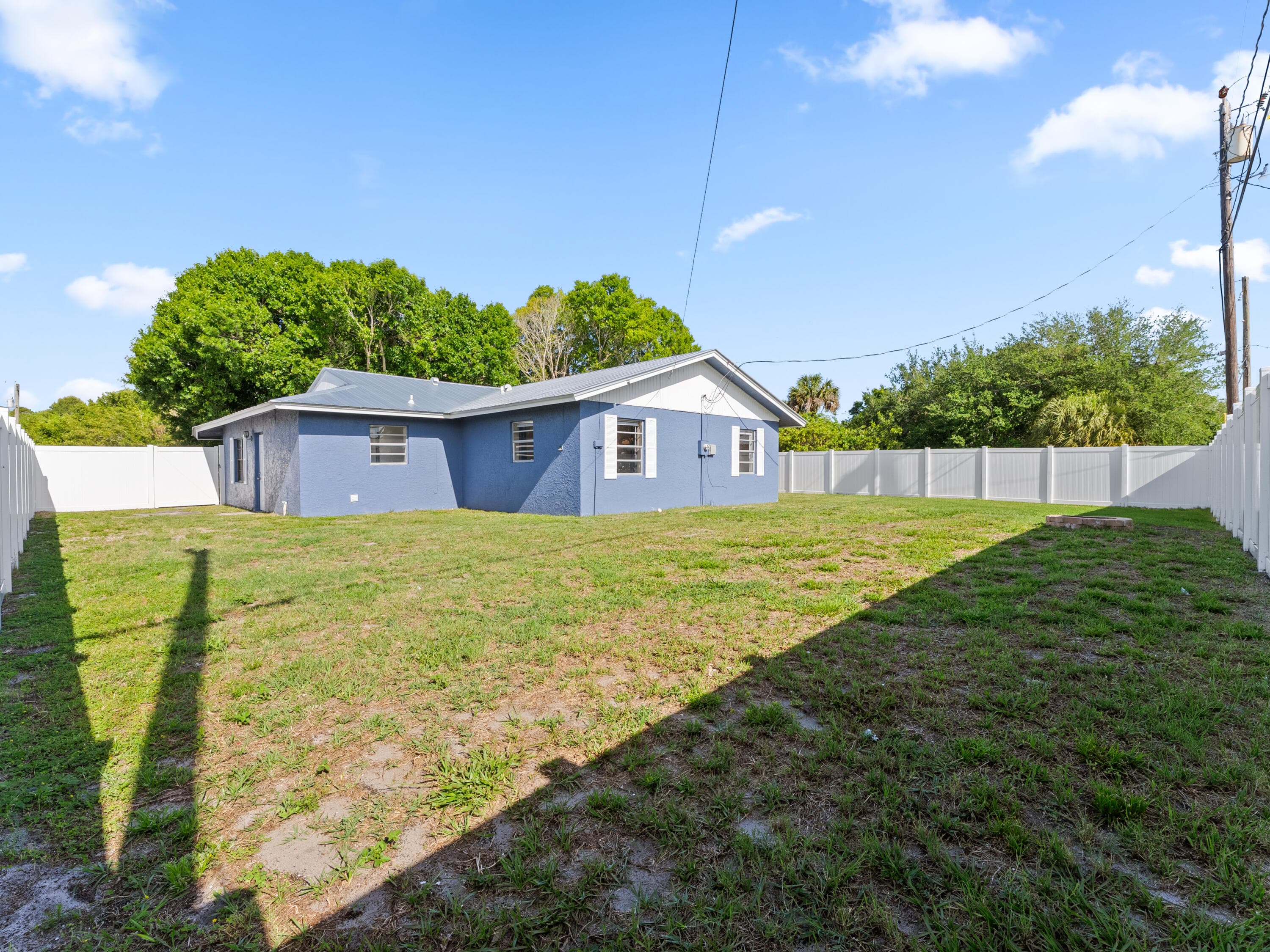 304 8th Avenue SW, Vero Beach, FL 32962 — photo 23 of 31