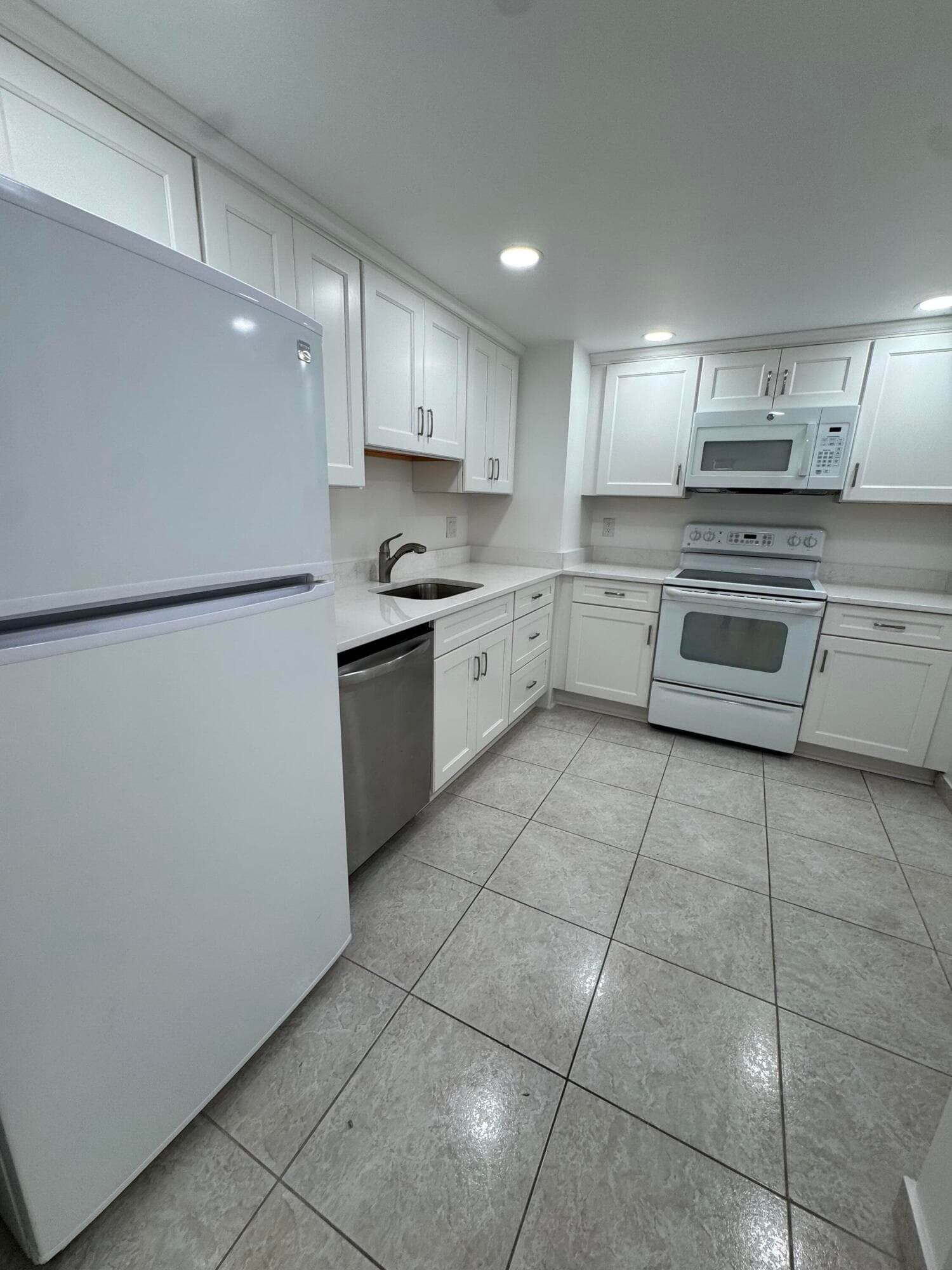 5200 N Flagler Drive 902, West Palm Beach, FL 33407 — photo 9 of 29