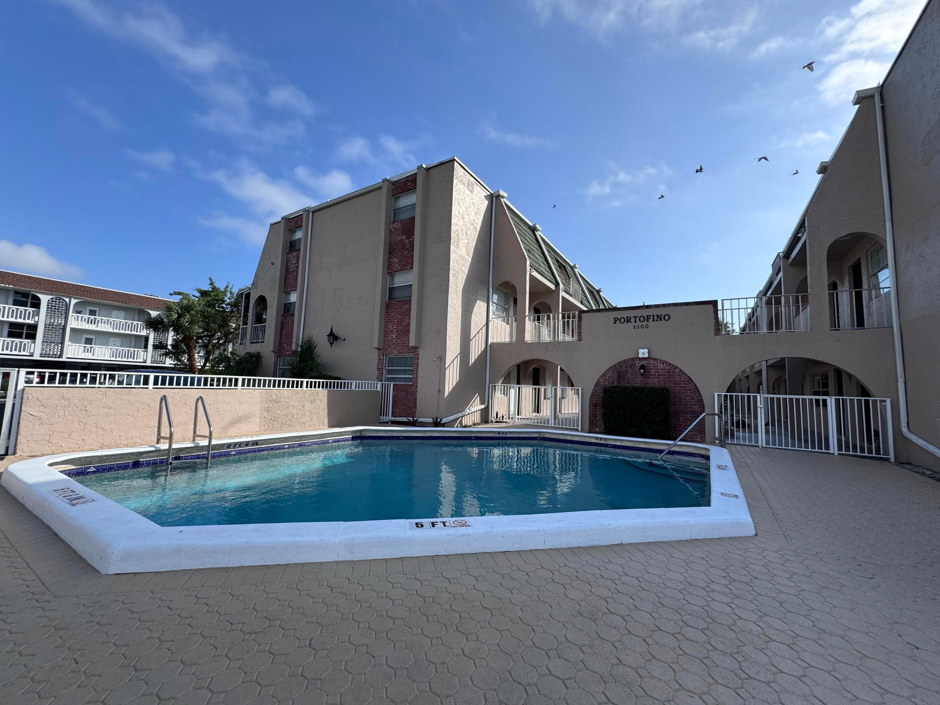 1100 SE 4th Avenue 35, Deerfield Beach, FL 33441 — photo 1 of 14