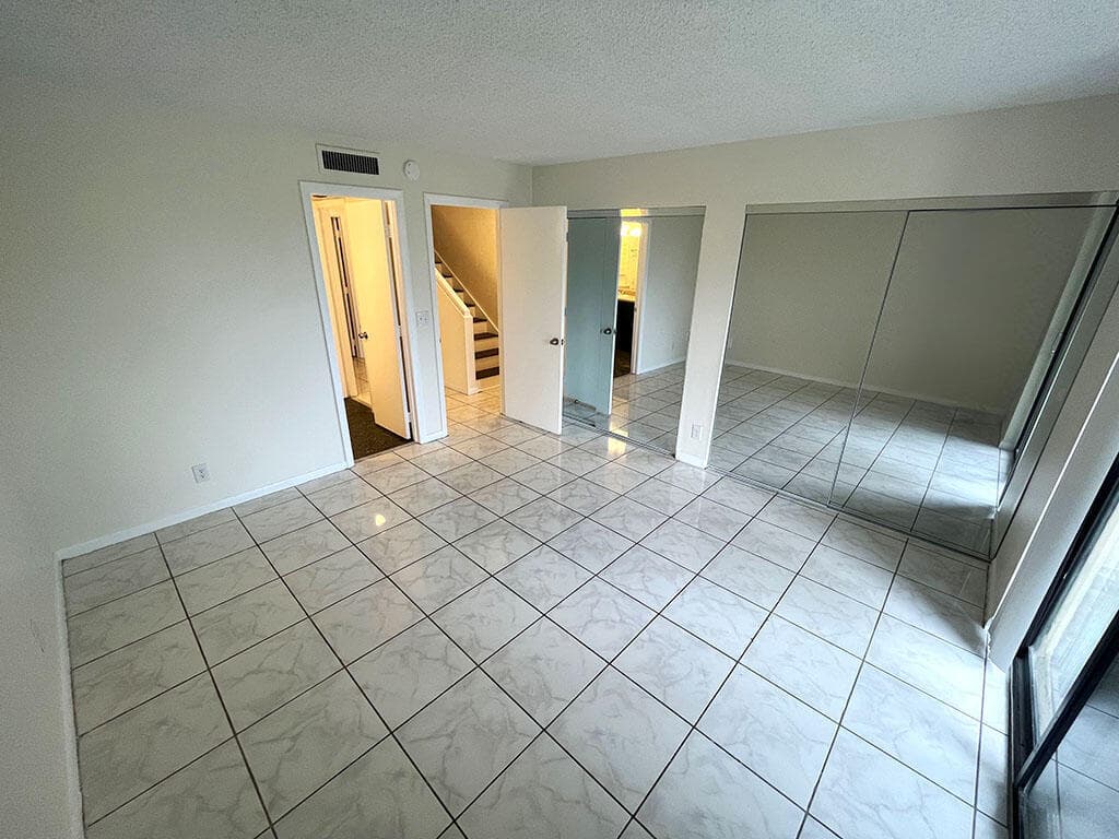 2828 Tennis Club Drive 207, West Palm Beach, FL 33417 — photo 5 of 9