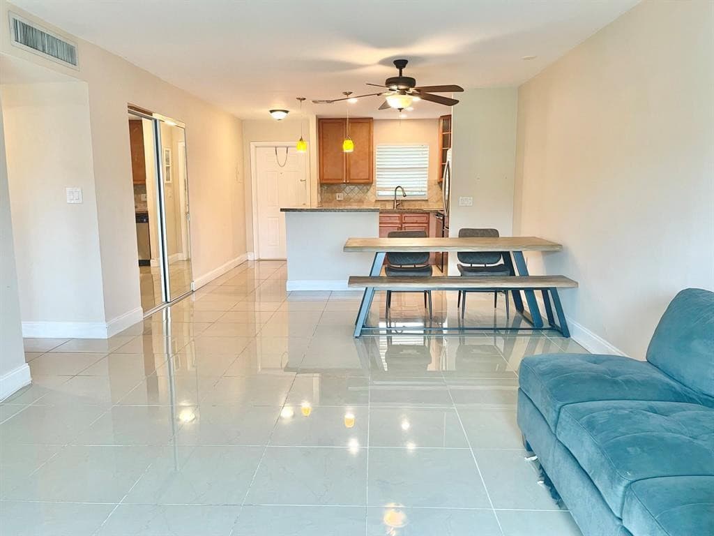 809 W Oakland Park Boulevard J12, Oakland Park, FL 33311 — photo 10 of 19