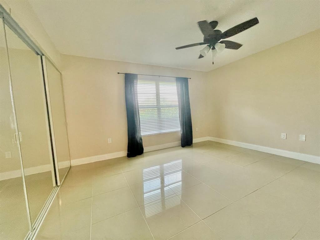 809 W Oakland Park Boulevard J12, Oakland Park, FL 33311 — photo 11 of 19