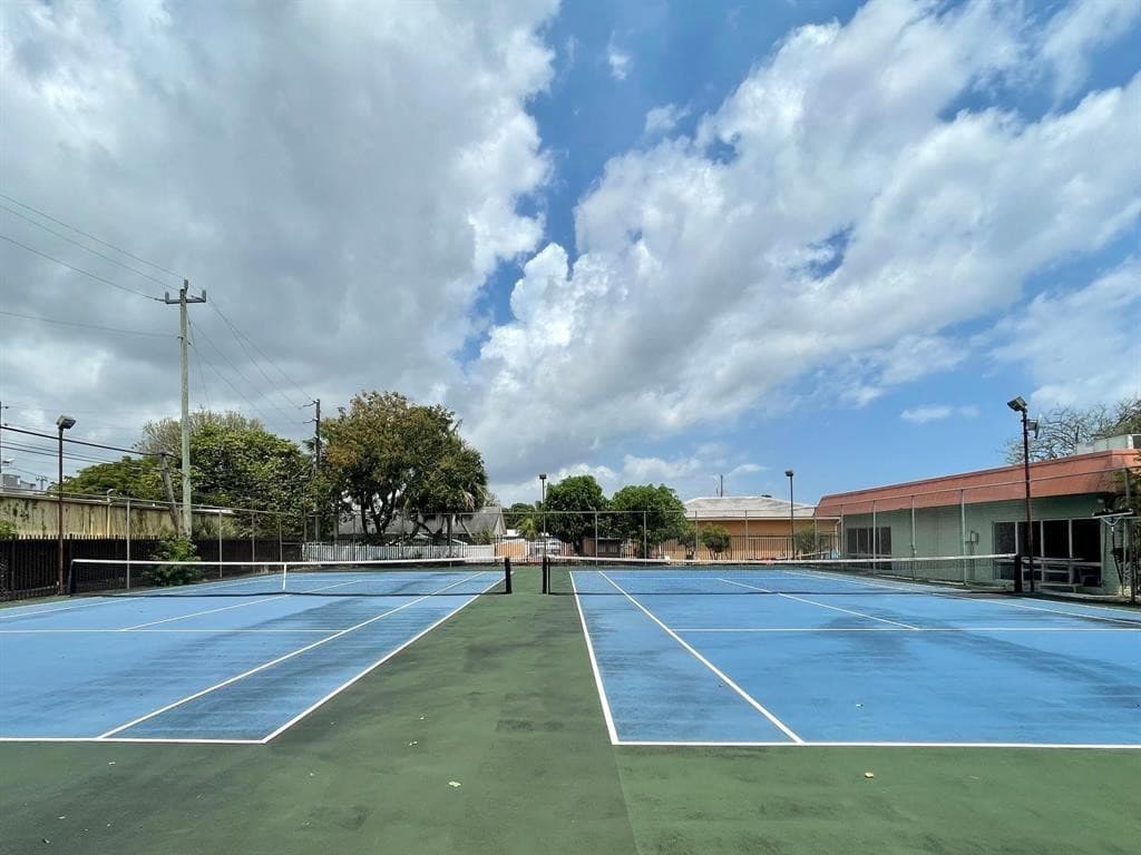 809 W Oakland Park Boulevard J12, Oakland Park, FL 33311 — photo 15 of 19