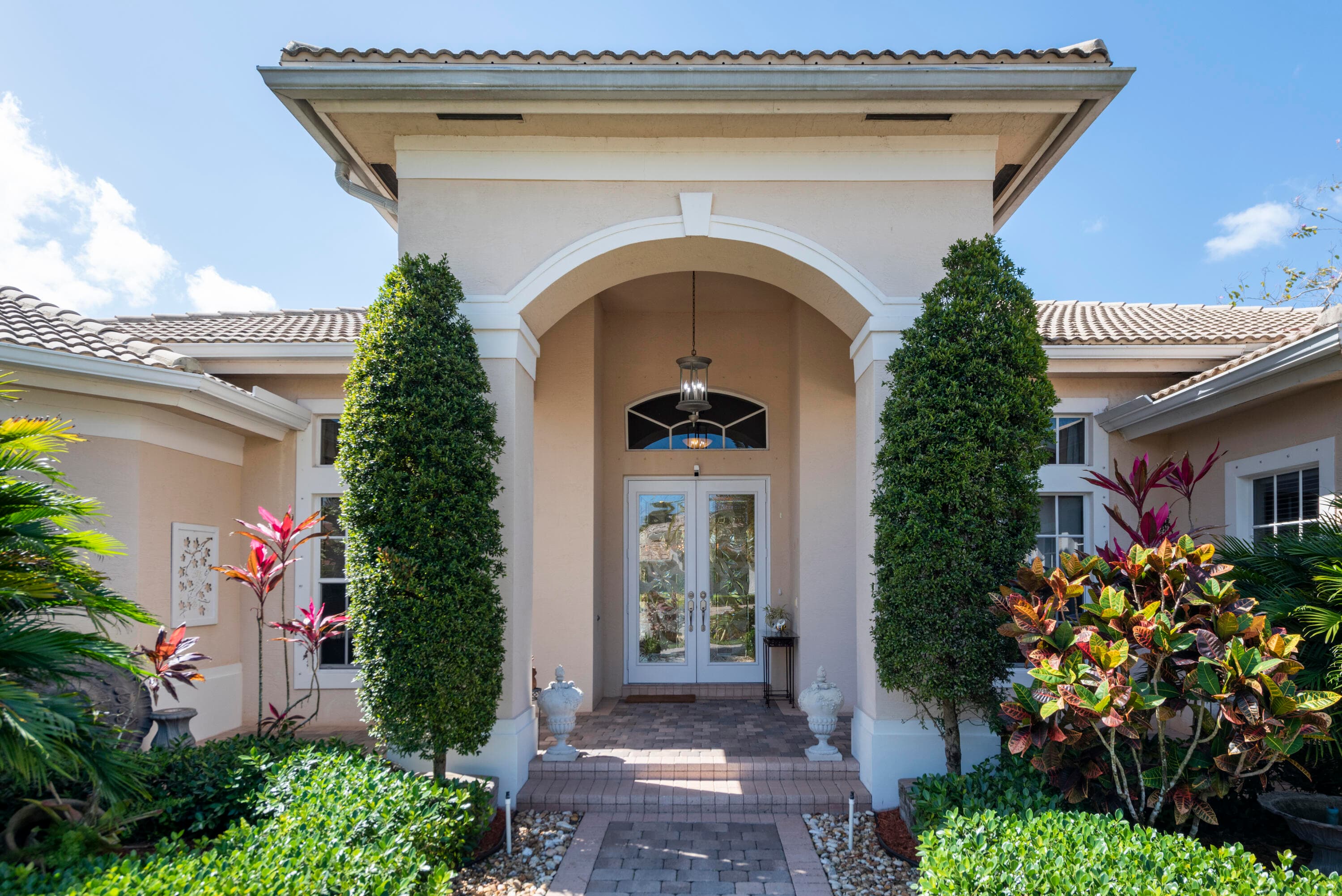 15234 SW 40th Street, Davie, FL 33331 — photo 2 of 59